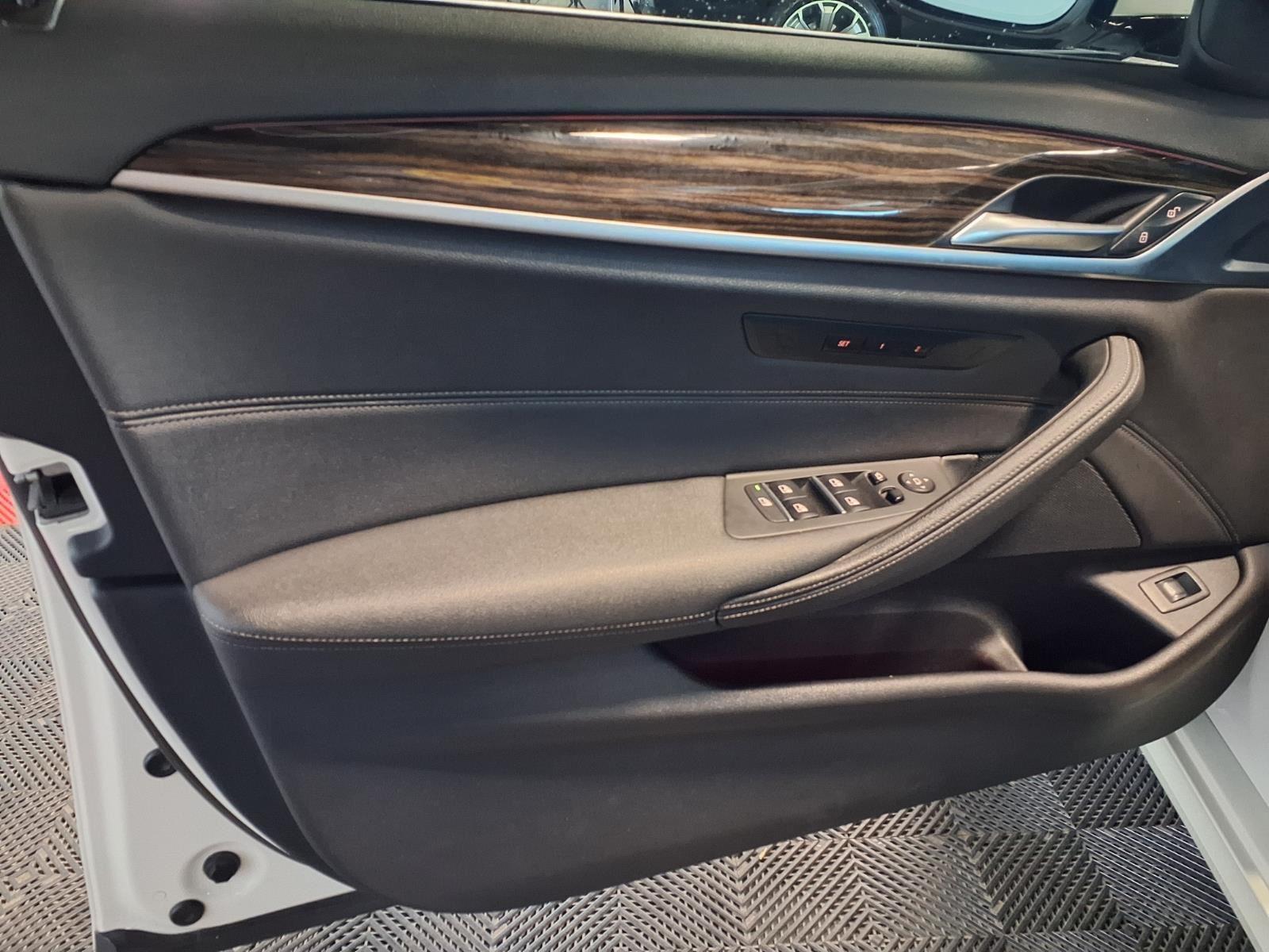 2021 BMW 5 Series 530i xDrive - Alpine White exterior view 15