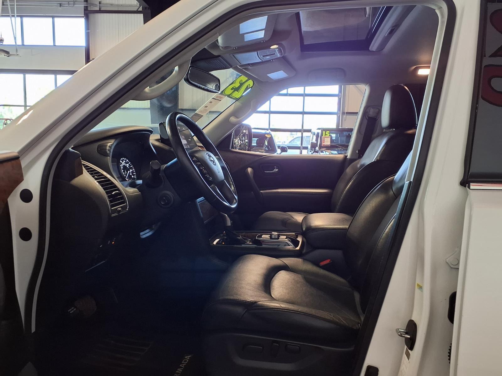 2023 Nissan Armada SL - Aspen White Tricoat exterior view 18