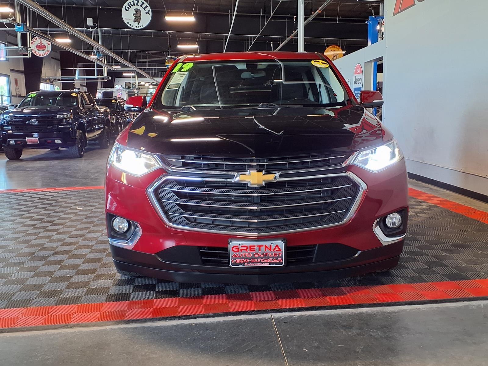 2019 Chevrolet Traverse LT Cloth - Cajun Red Tintcoat exterior view 2