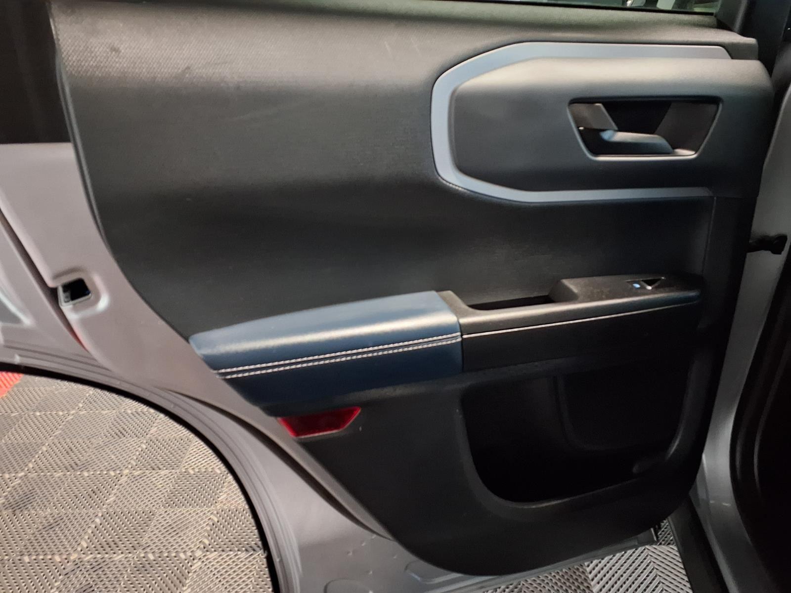 2021 Ford Bronco Sport Outer Banks - Iconic Silver Metallic exterior view 14