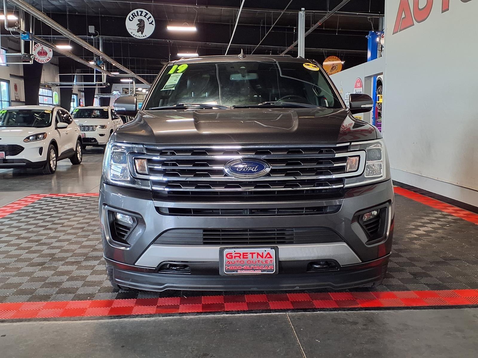 2019 Ford Expedition XLT - GRAY exterior view 2