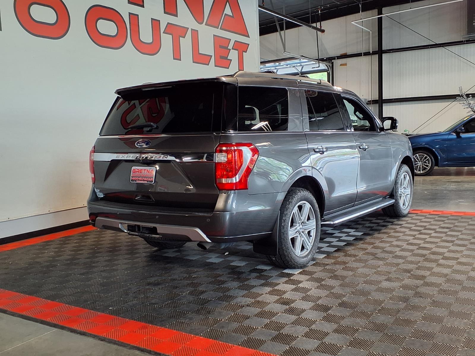 2019 Ford Expedition XLT - GRAY exterior view 6