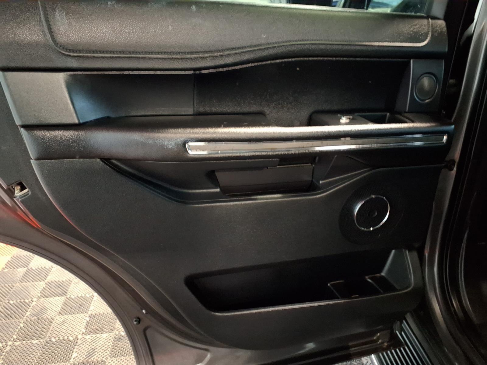 2019 Ford Expedition XLT - GRAY exterior view 16