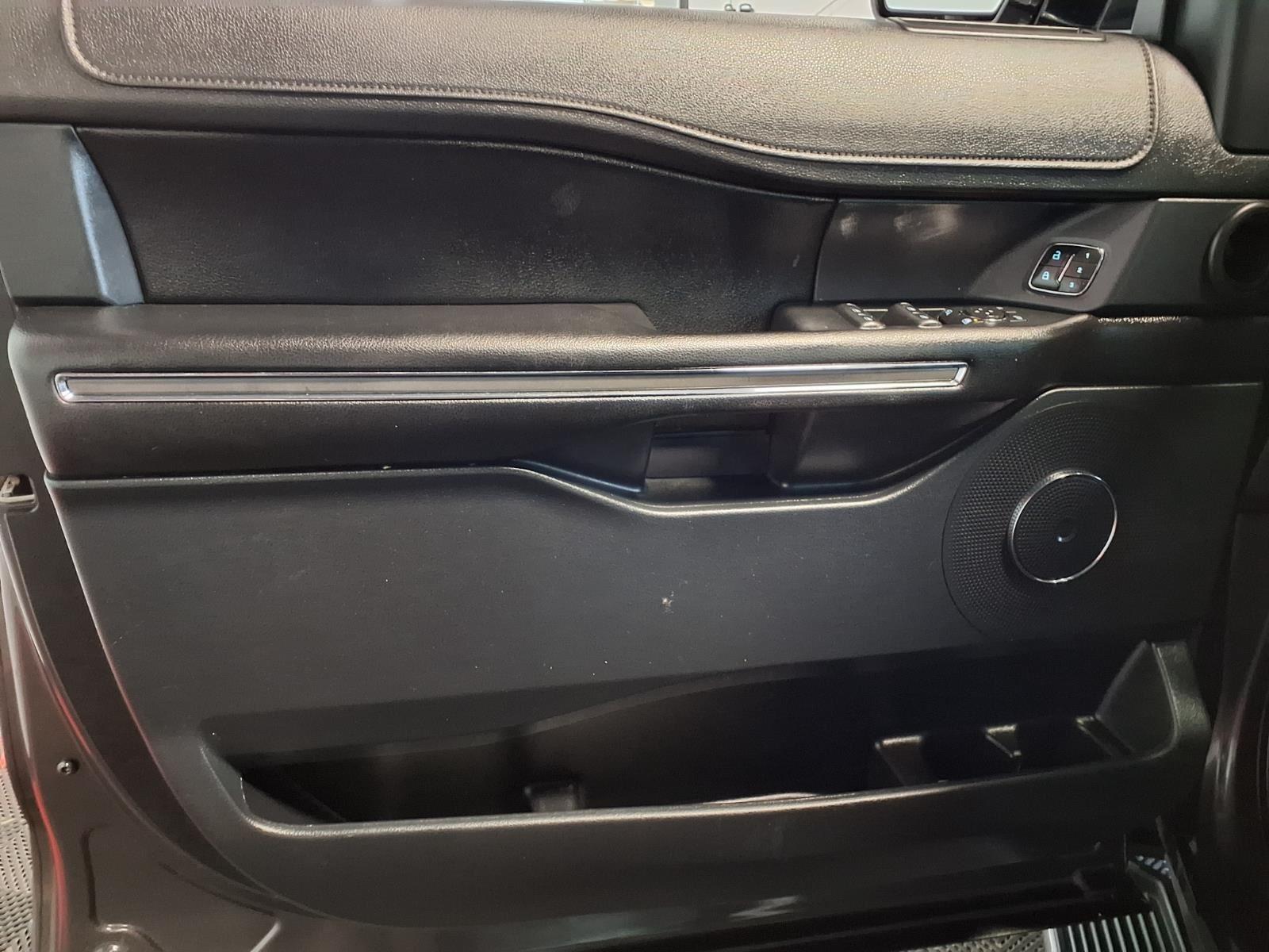 2019 Ford Expedition XLT - GRAY exterior view 18