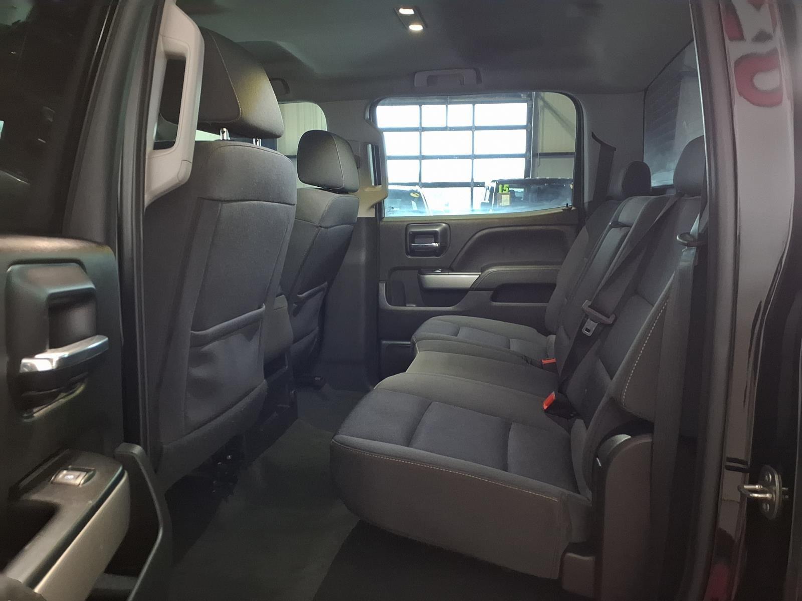 2018 Chevrolet Silverado 1500 LT - Black exterior view 14