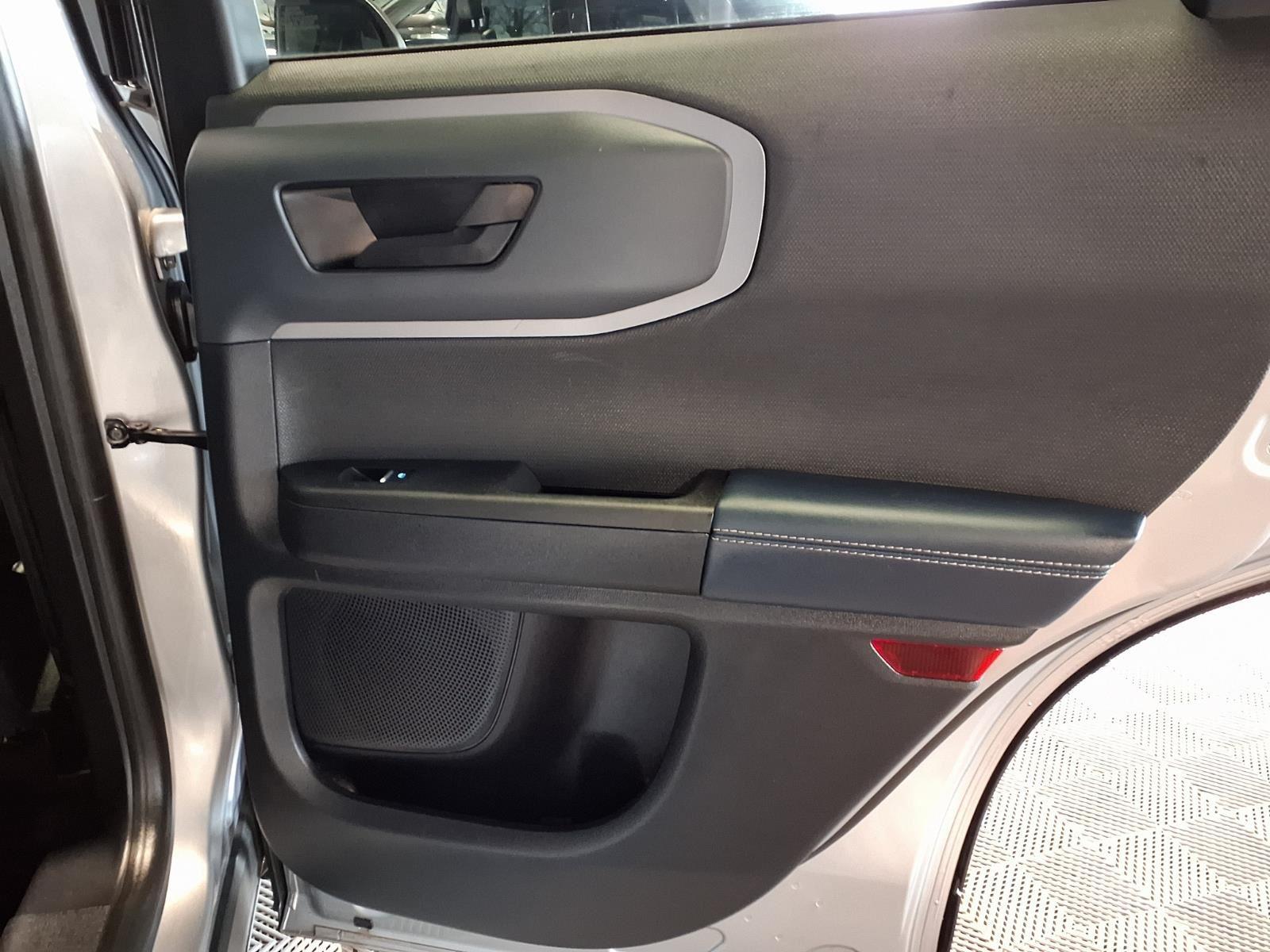 2021 Ford Bronco Sport Outer Banks - Iconic Silver Metallic exterior view 10