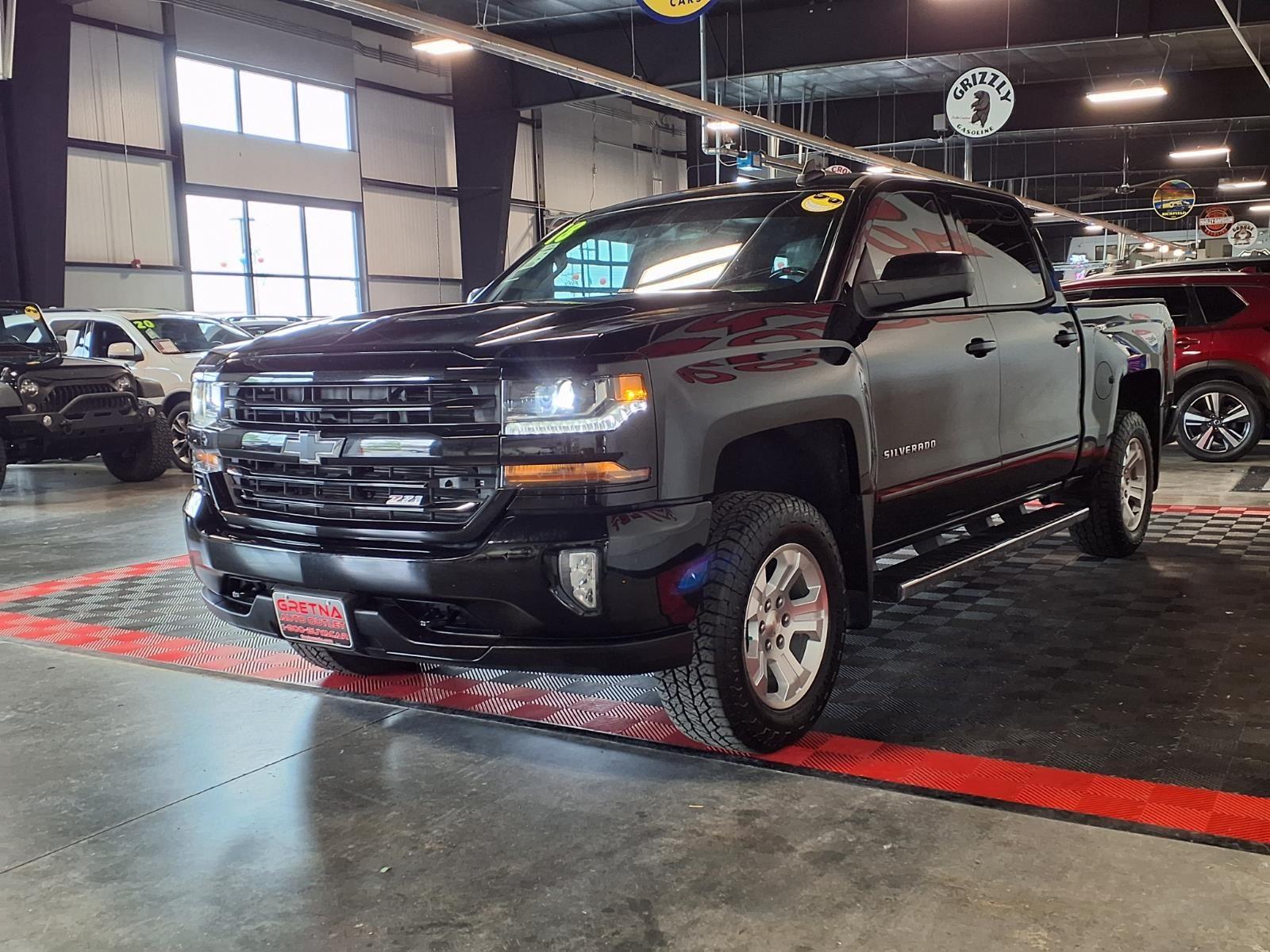 2018 Chevrolet Silverado 1500 LT - Black exterior view 3