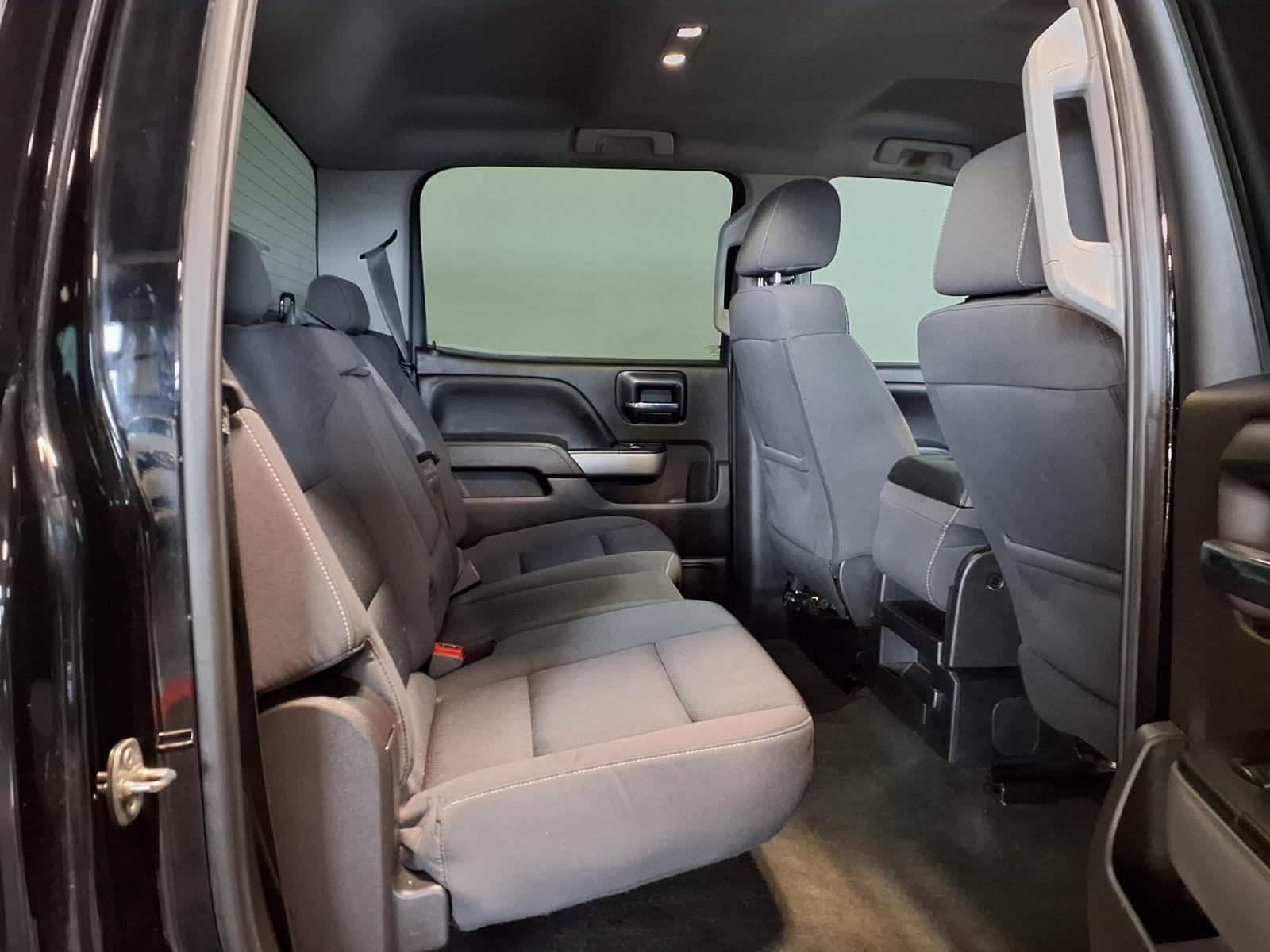 2018 Chevrolet Silverado 1500 LT - Black exterior view 10