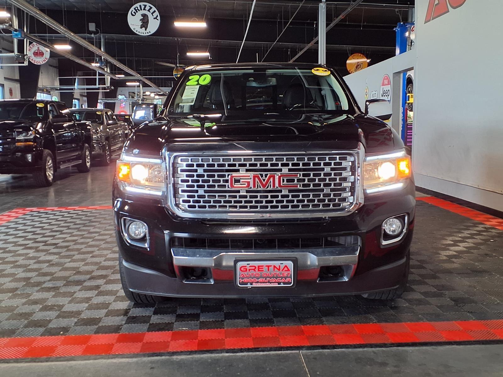 2020 GMC Canyon 4WD Denali - Onyx Black exterior view 2