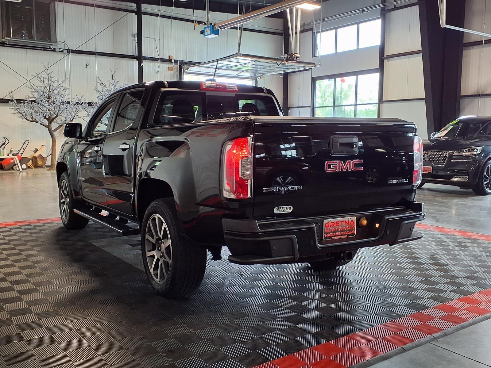 2020 GMC Canyon 4WD Denali - Onyx Black exterior view 4