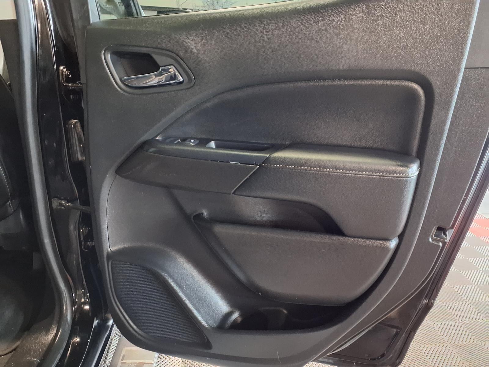 2020 GMC Canyon 4WD Denali - Onyx Black exterior view 10