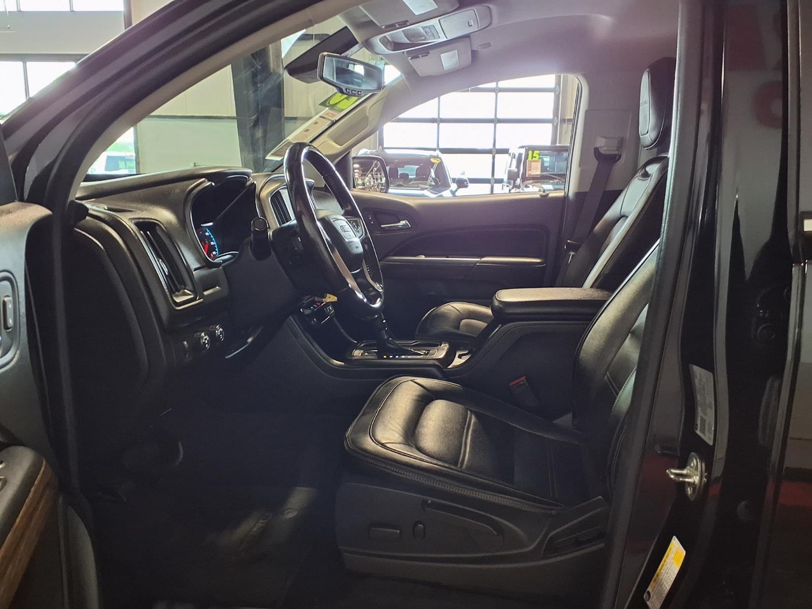 2020 GMC Canyon 4WD Denali - Onyx Black exterior view 17
