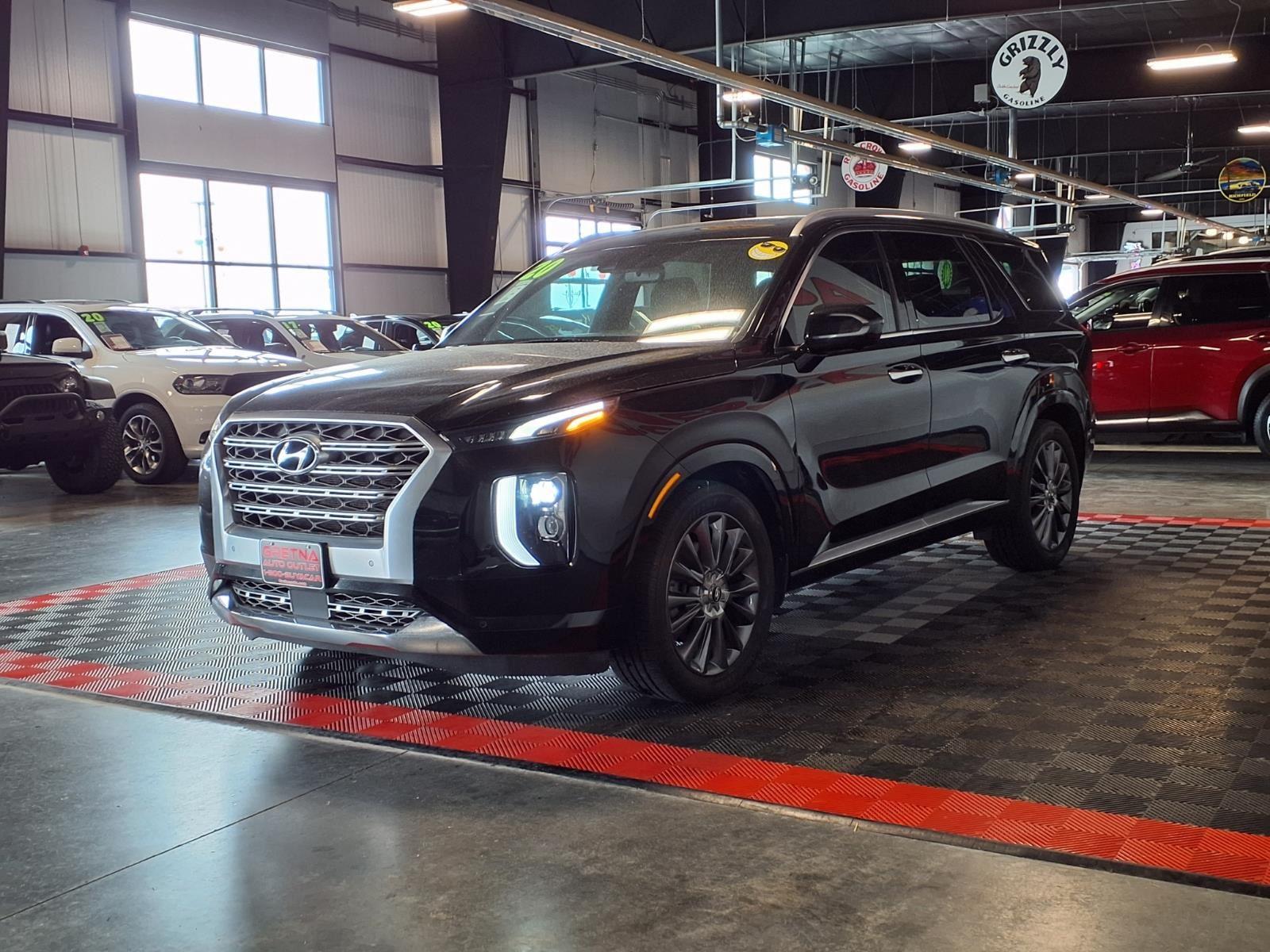 2020 Hyundai Palisade Limited - Becketts Black exterior view 2