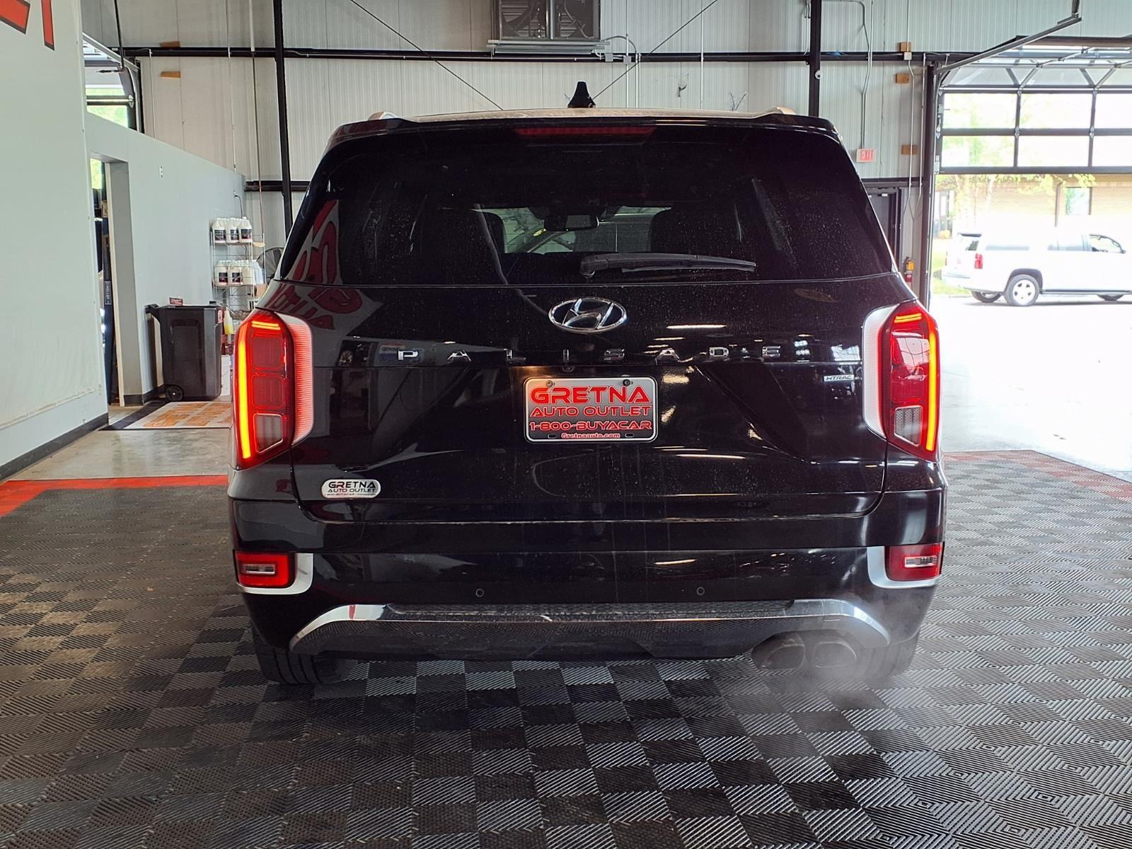 2020 Hyundai Palisade Limited - Becketts Black exterior view 4