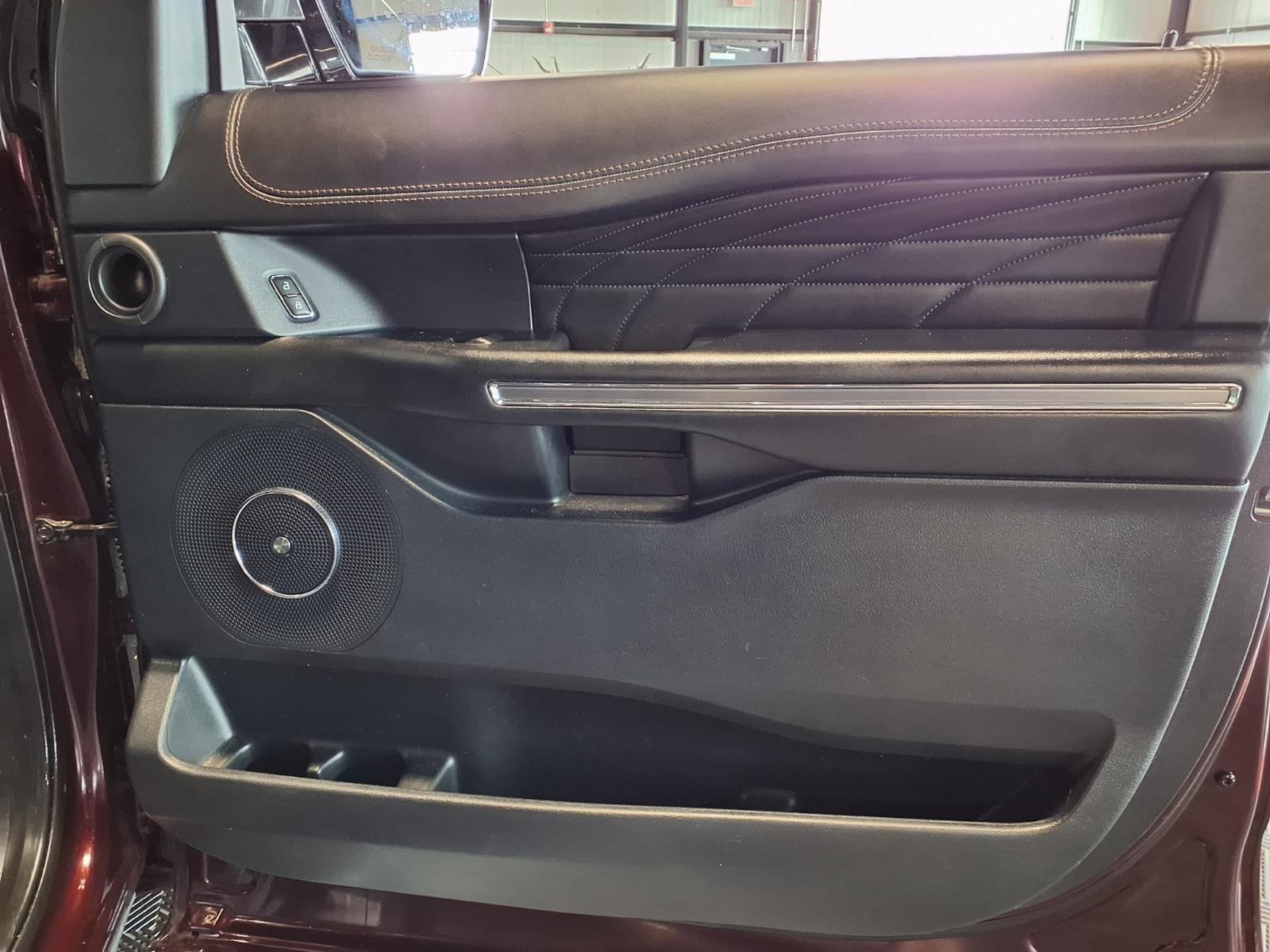 2020 Ford Expedition Platinum - Burgundy Velvet Metallic Tinted Clearcoat exterior view 14