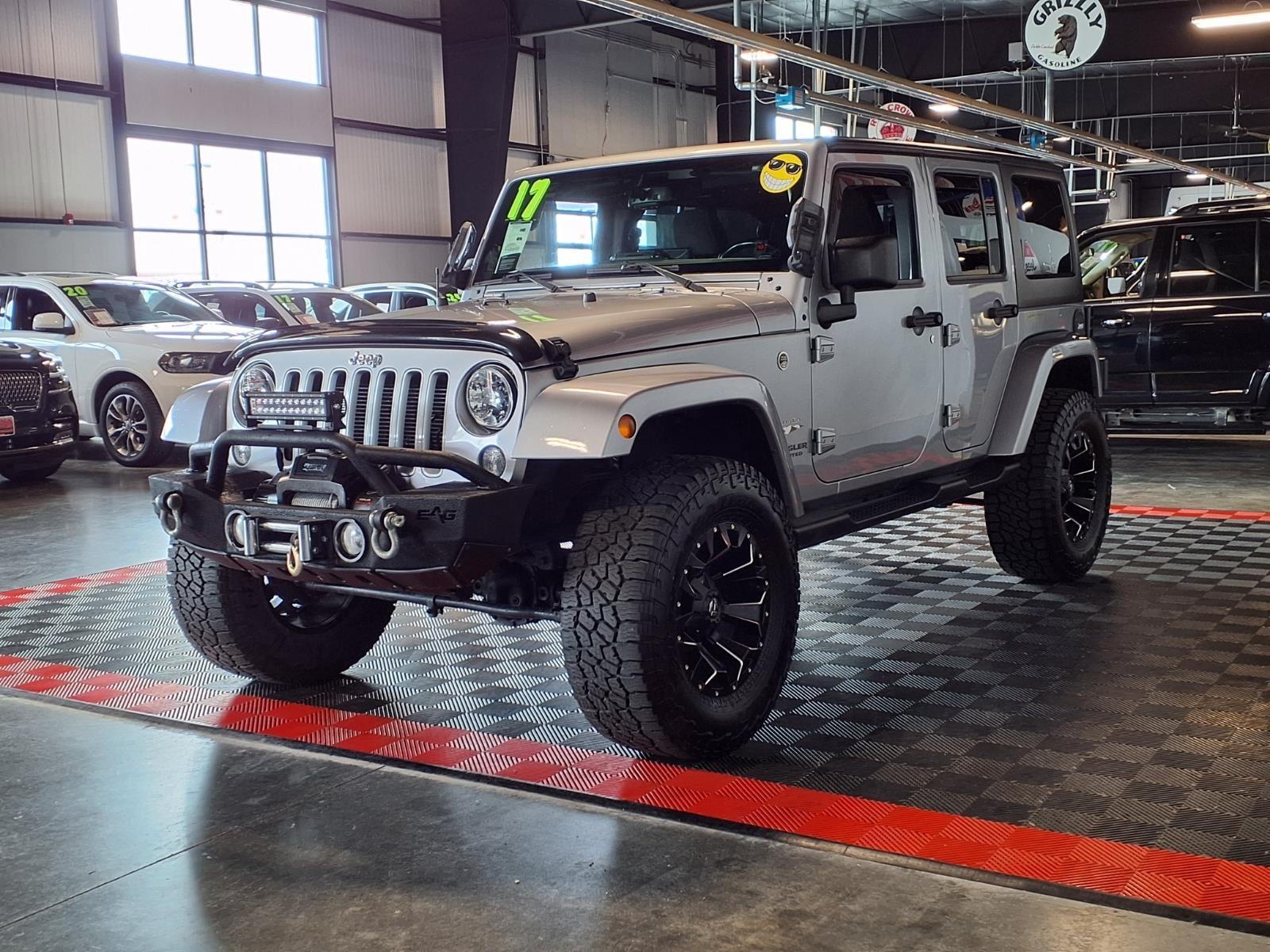 2017 Jeep Wrangler Unlimited Sahara - Billet Metallic exterior view 3