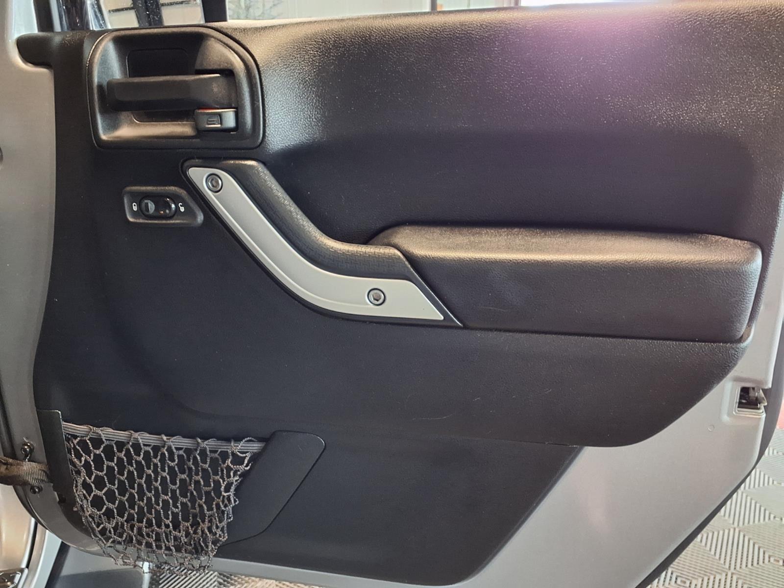 2017 Jeep Wrangler Unlimited Sahara - Billet Metallic exterior view 13