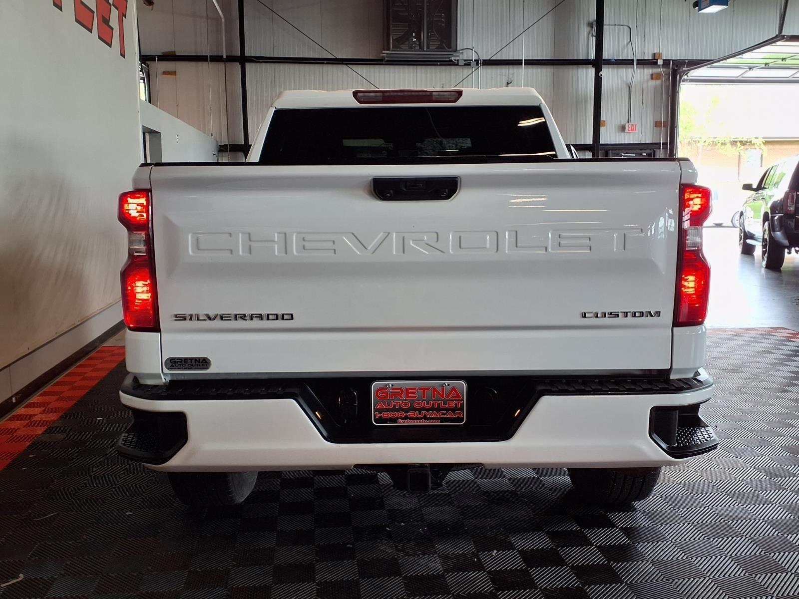 2023 Chevrolet Silverado 1500 Custom - Summit White exterior view 5