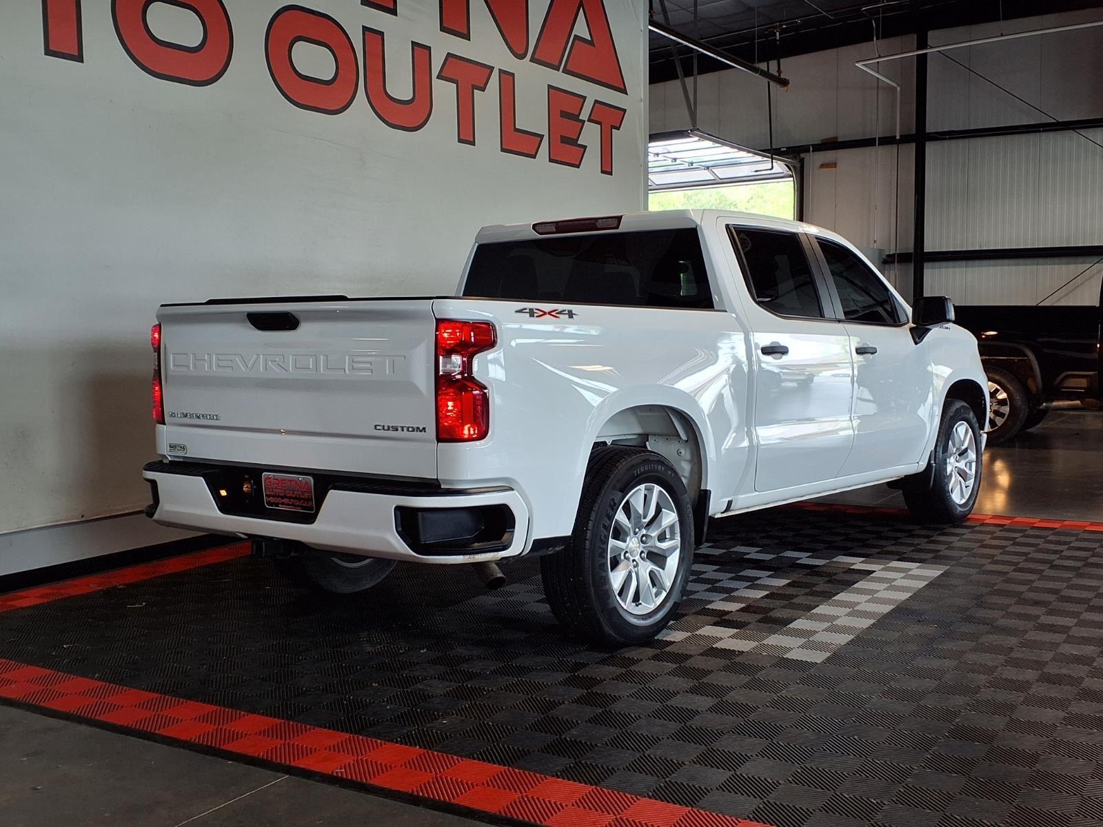 2023 Chevrolet Silverado 1500 Custom - Summit White exterior view 7