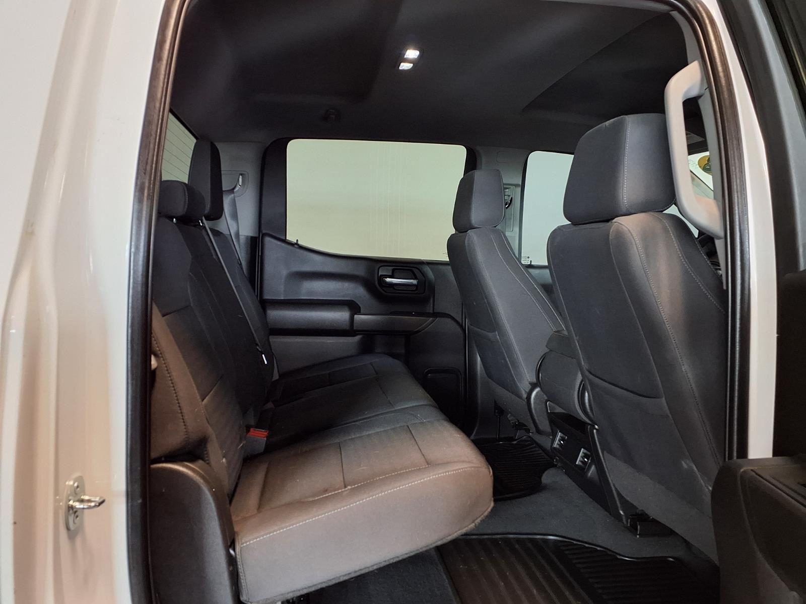 2023 Chevrolet Silverado 1500 Custom - Summit White exterior view 9