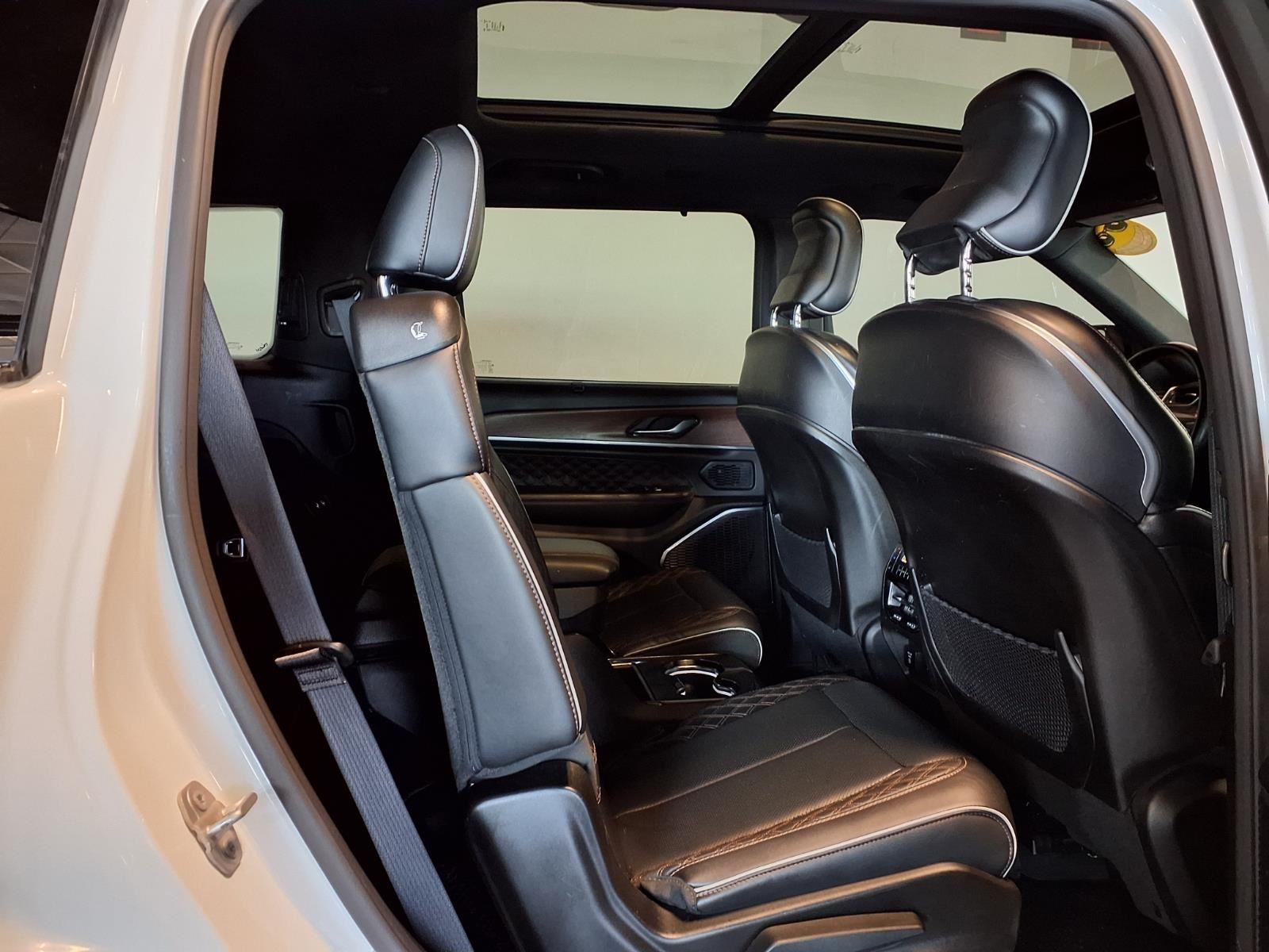 2022 Jeep Grand Cherokee L Summit - Bright White Clearcoat exterior view 11