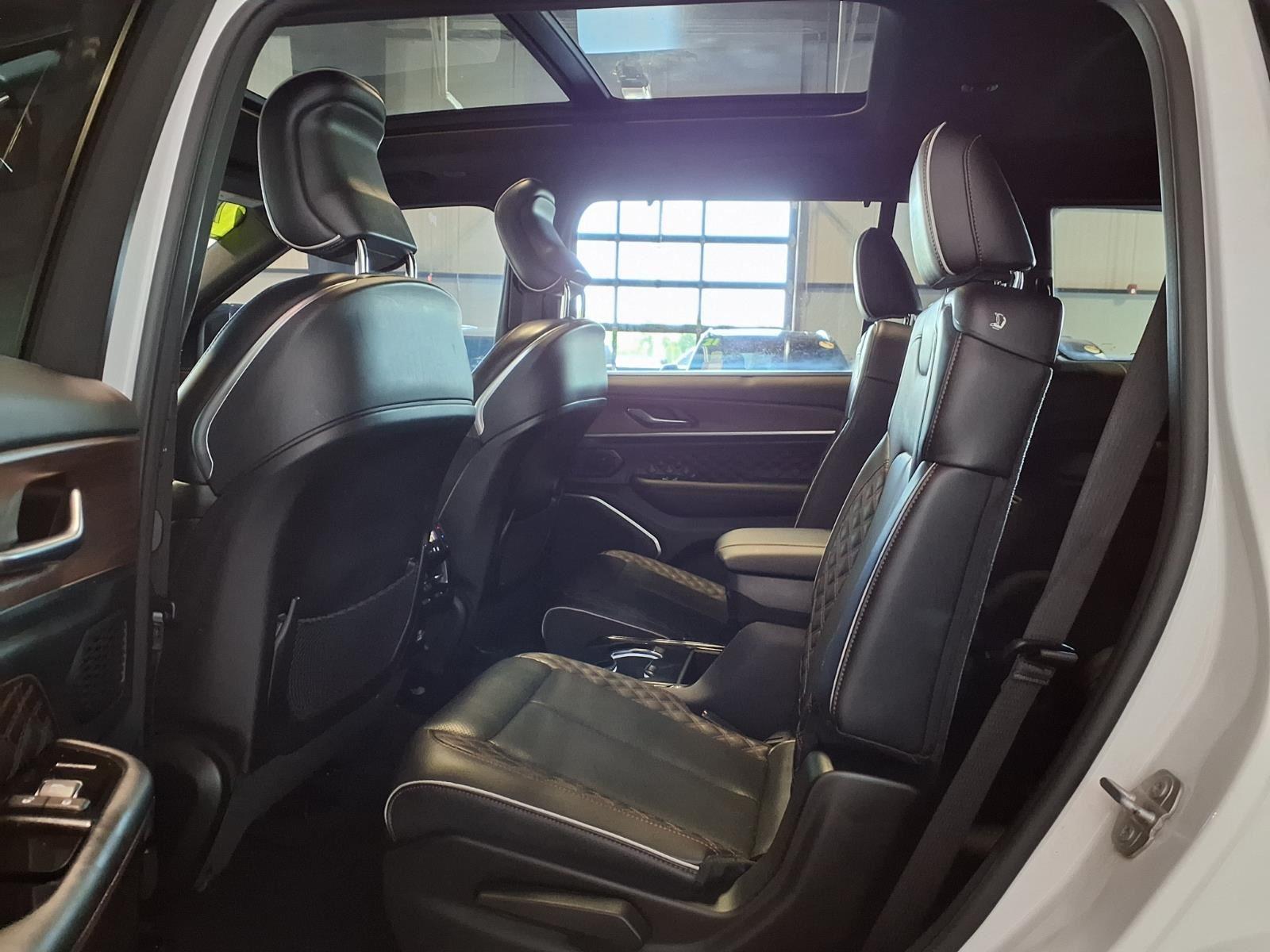 2022 Jeep Grand Cherokee L Summit - Bright White Clearcoat exterior view 16