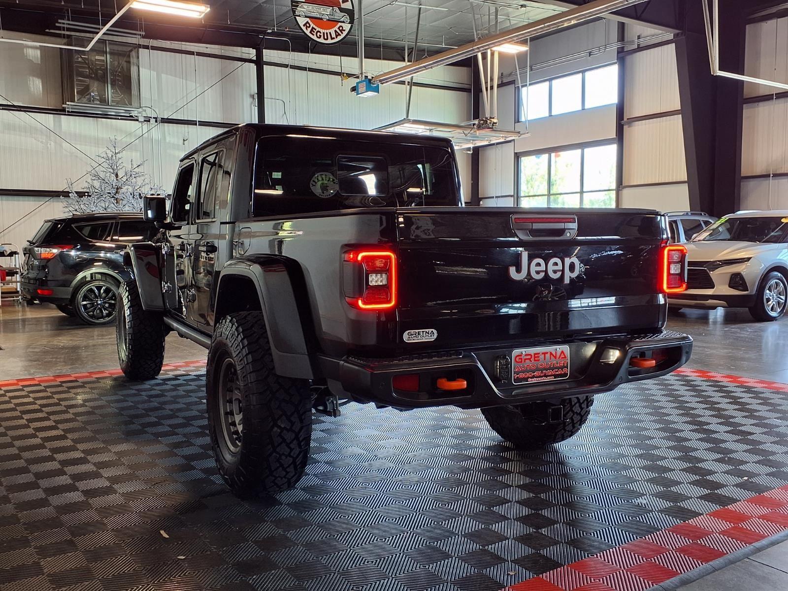 2020 Jeep Gladiator Mojave - Black Clearcoat exterior view 4
