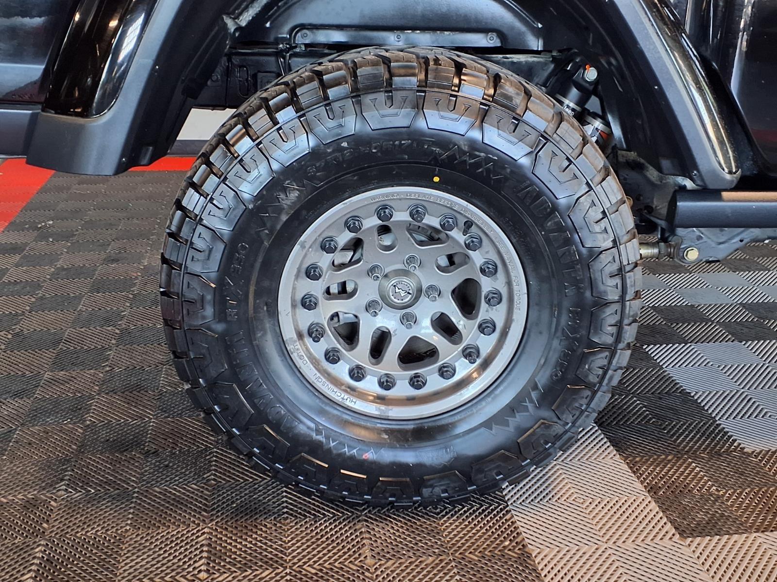 2020 Jeep Gladiator Mojave - Black Clearcoat exterior view 8