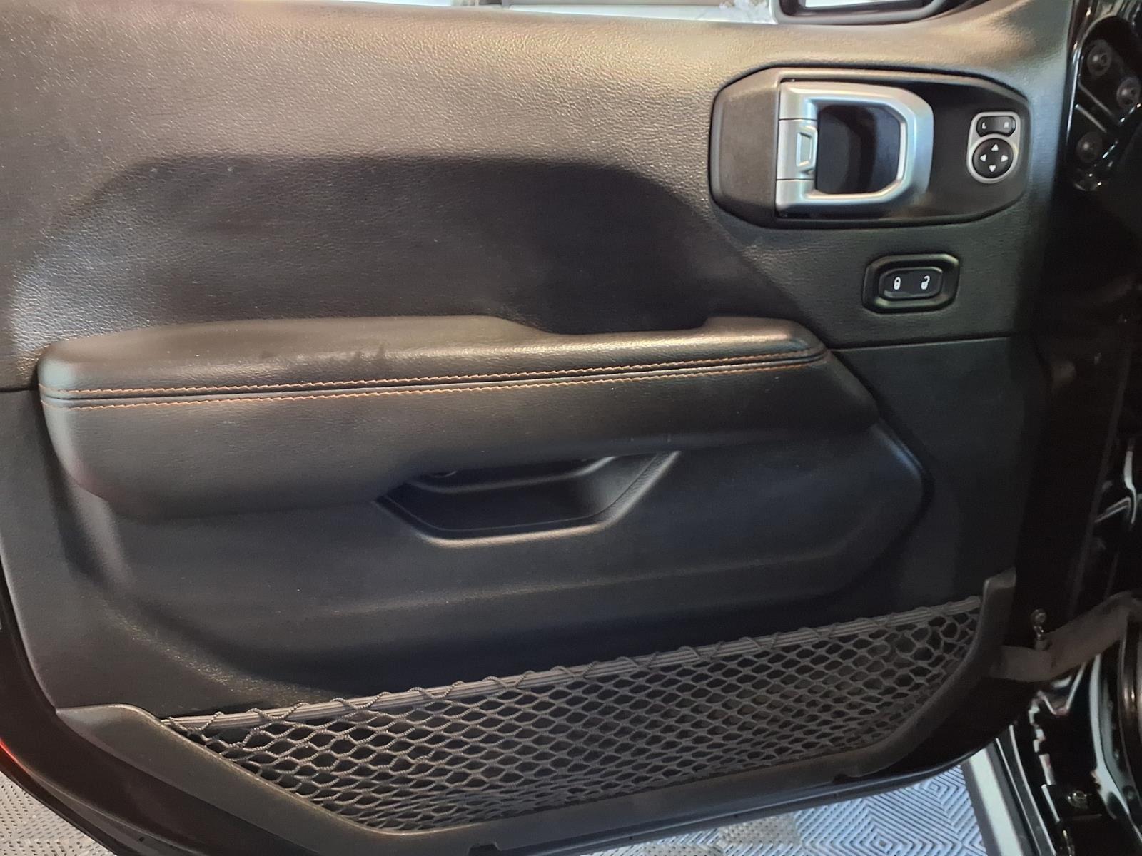 2020 Jeep Gladiator Mojave - Black Clearcoat exterior view 17
