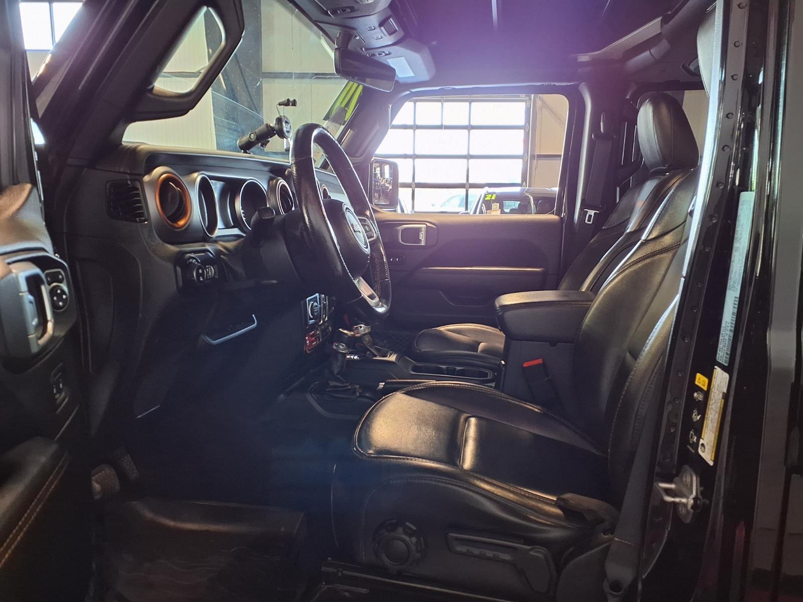 2020 Jeep Gladiator Mojave - Black Clearcoat exterior view 18