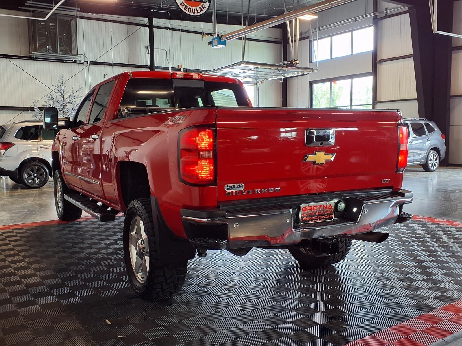2015 Chevrolet Silverado 2500HD LTZ - Victory Red exterior view 4