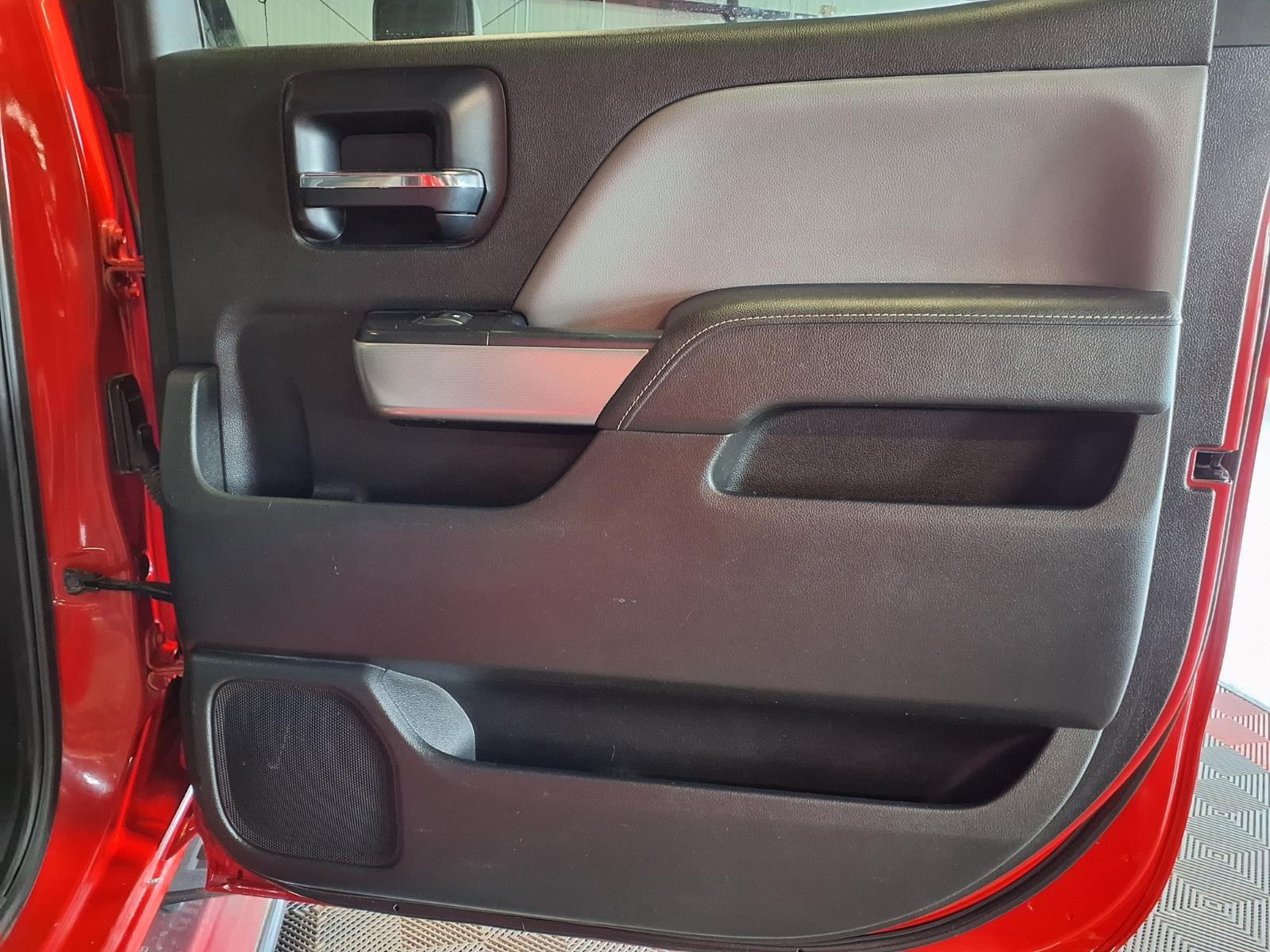 2015 Chevrolet Silverado 2500HD LTZ - Victory Red exterior view 10