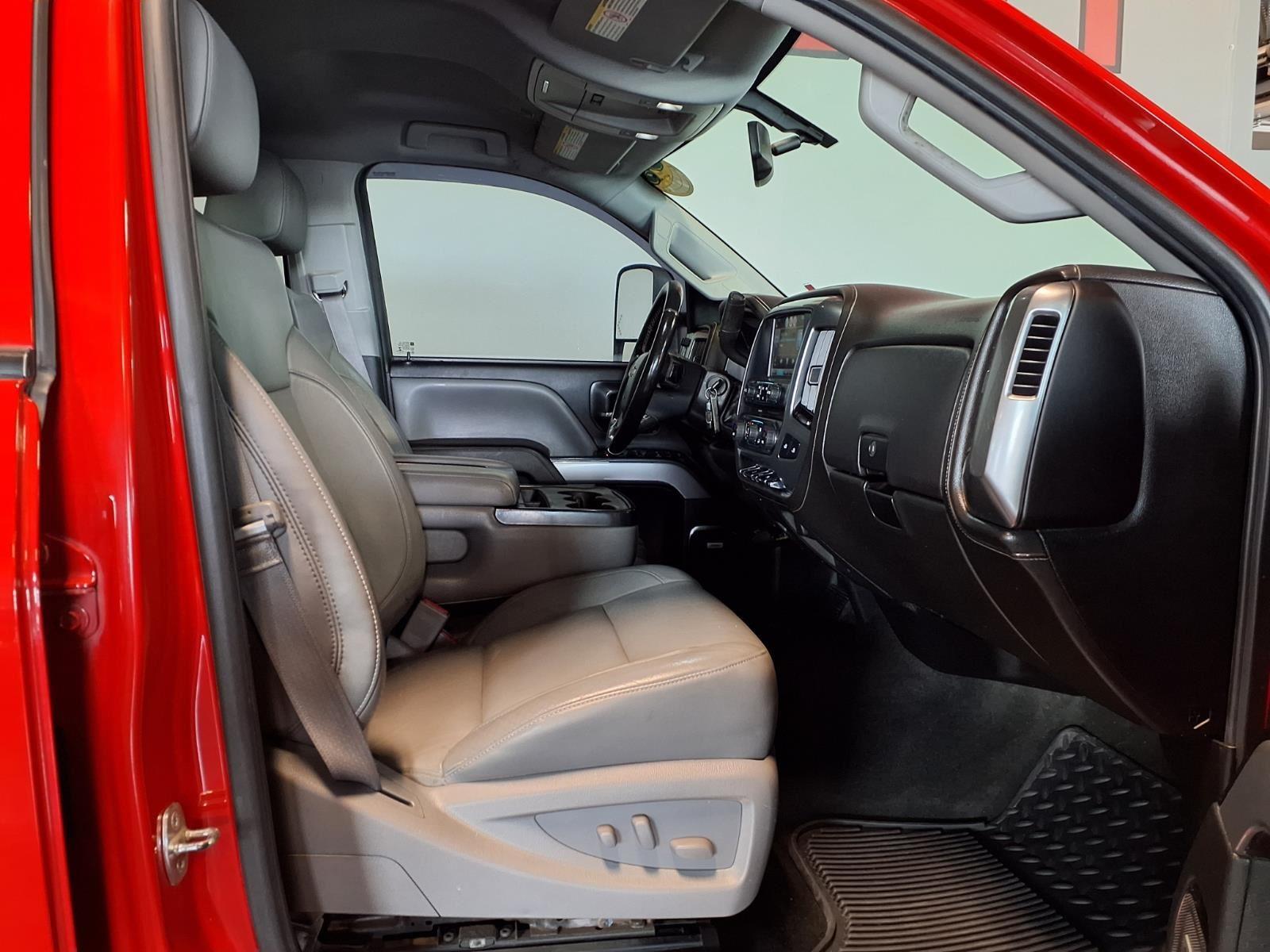 2015 Chevrolet Silverado 2500HD LTZ - Victory Red exterior view 11
