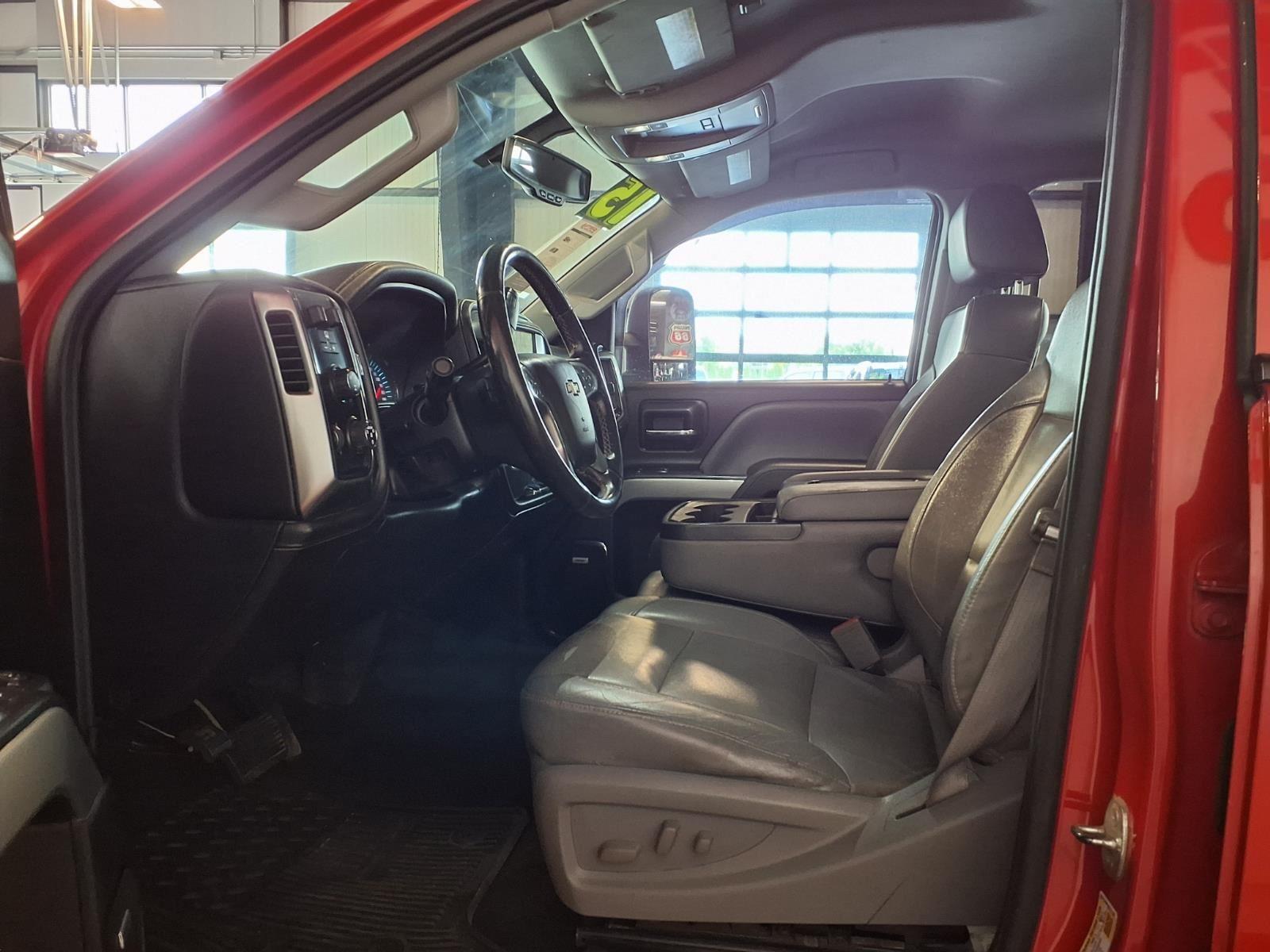 2015 Chevrolet Silverado 2500HD LTZ - Victory Red exterior view 17