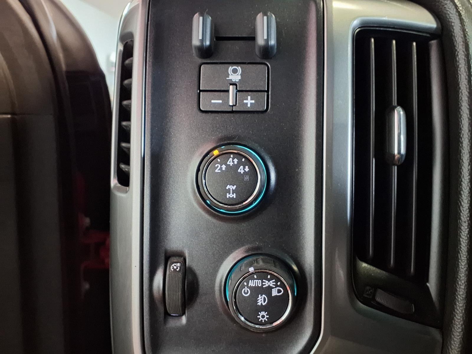 2015 Chevrolet Silverado 2500HD LTZ - Victory Red exterior view 18