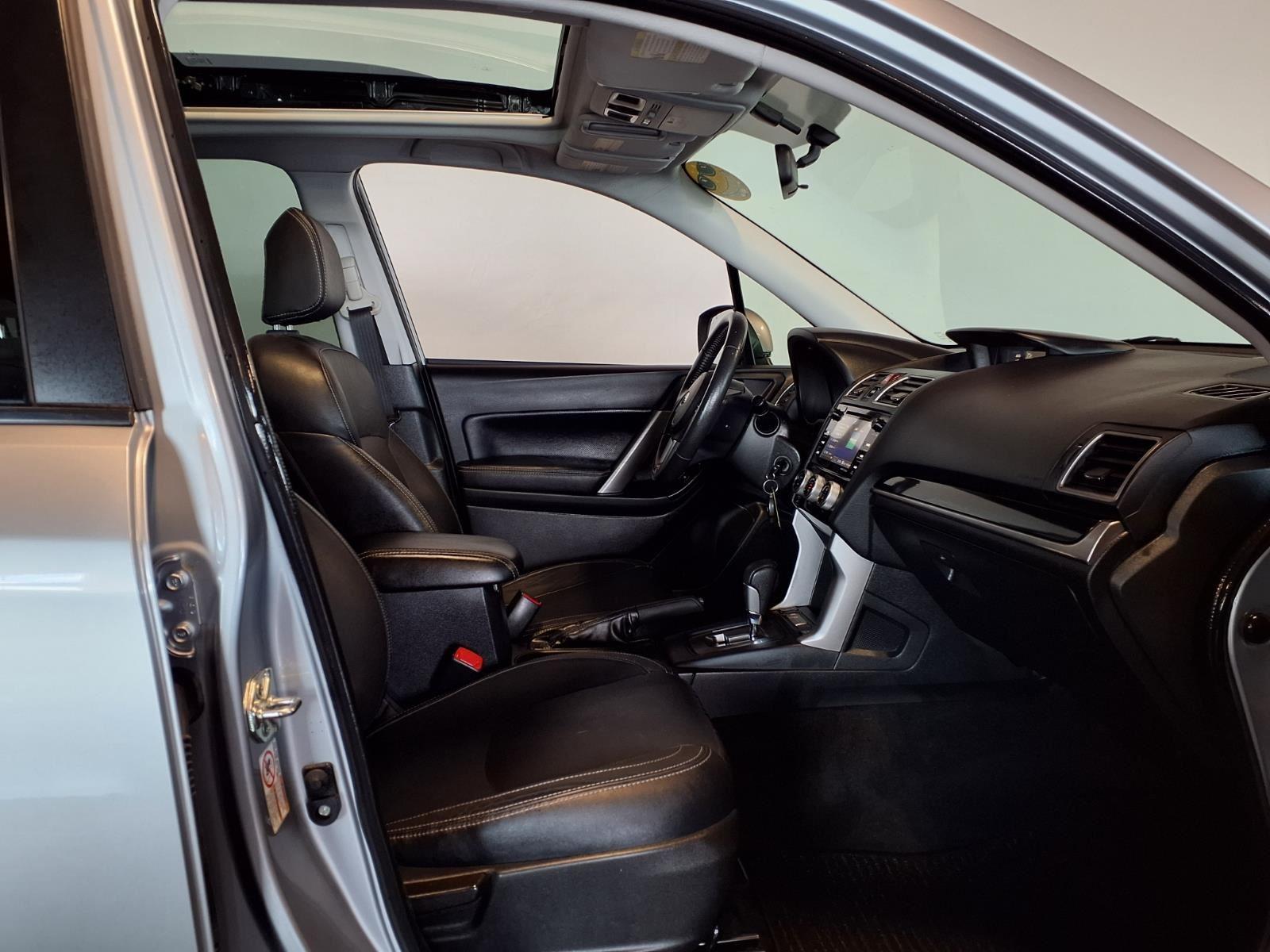2018 Subaru Forester Limited - Ice Silver Metallic exterior view 12