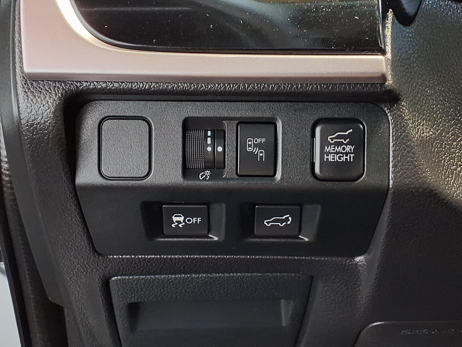 2018 Subaru Forester Limited - Ice Silver Metallic exterior view 19