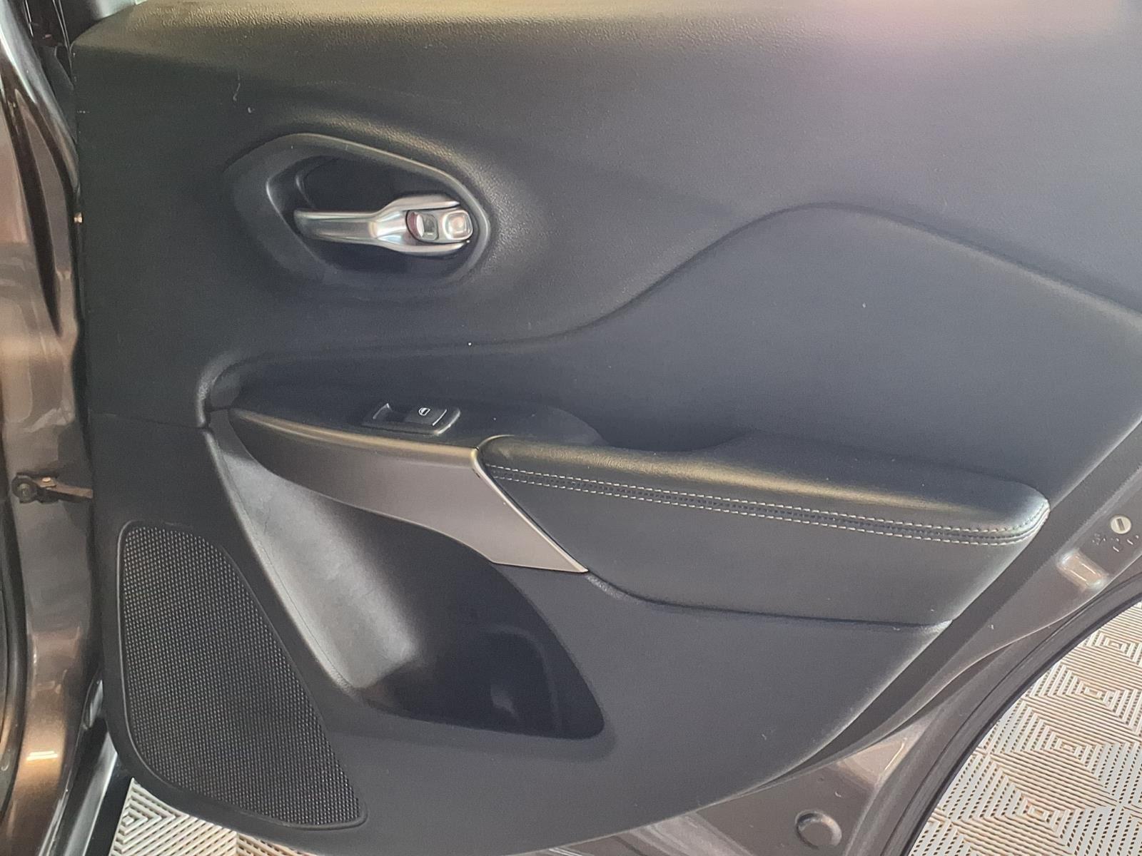 2019 Jeep Cherokee Limited - Granite Crystal Metallic Clearcoat exterior view 10
