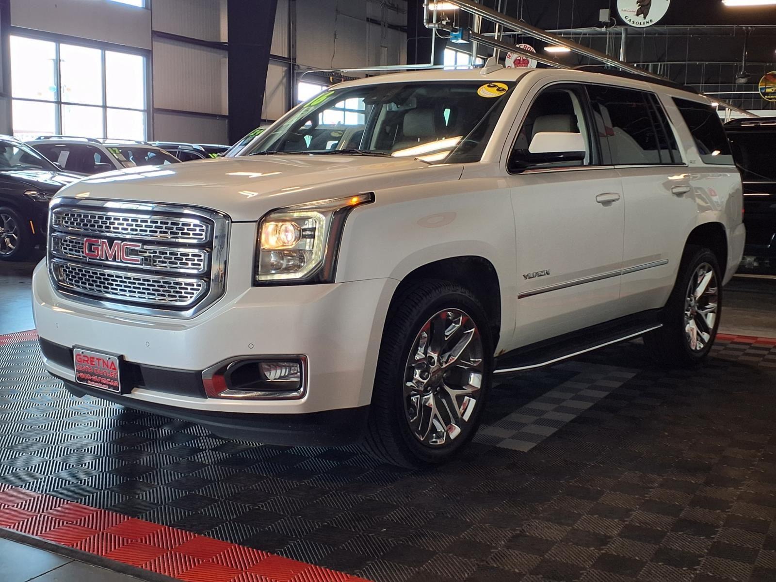 2016 GMC Yukon SLT - White Frost Tricoat exterior view 3