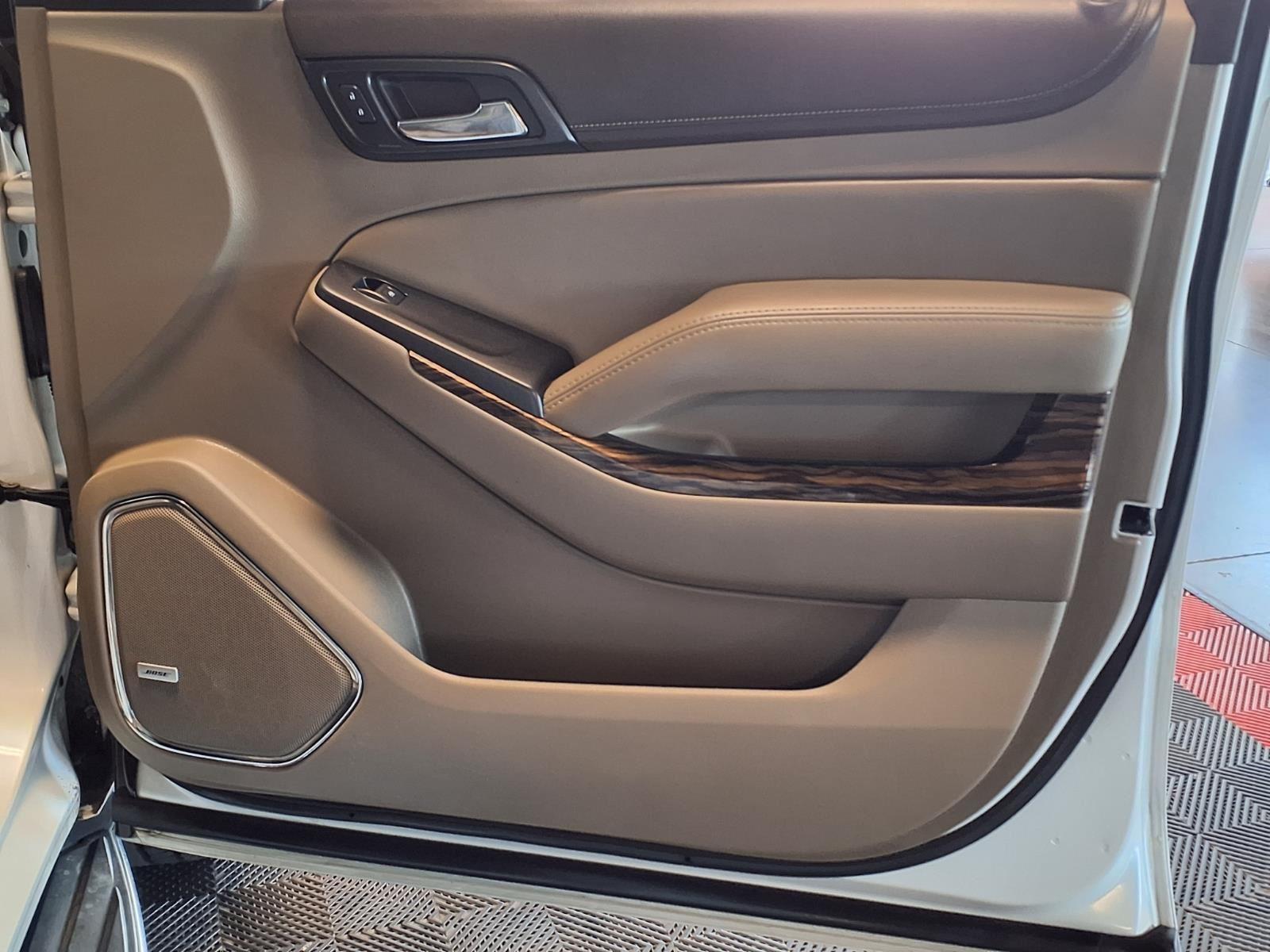 2016 GMC Yukon SLT - White Frost Tricoat exterior view 13