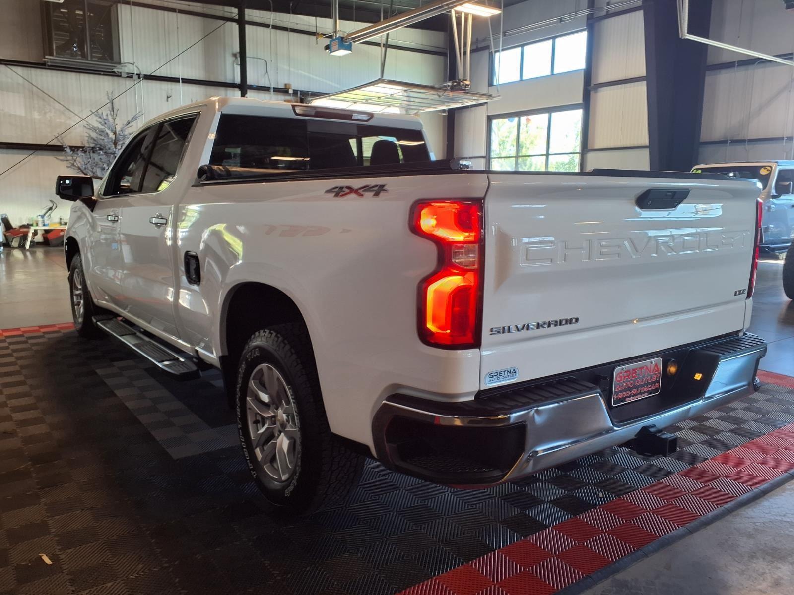 2020 Chevrolet Silverado 1500 LTZ - Summit White exterior view 4