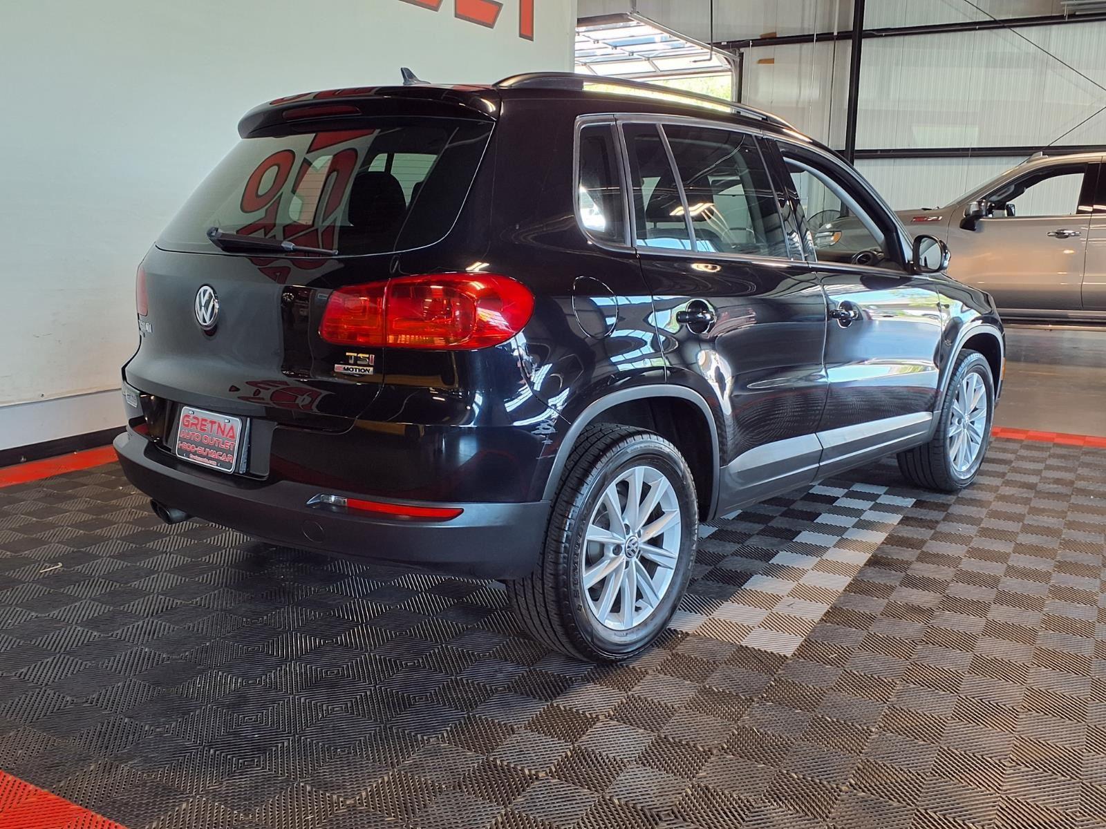 2017 Volkswagen Tiguan Limited - Deep Black Pearl Metallic exterior view 8
