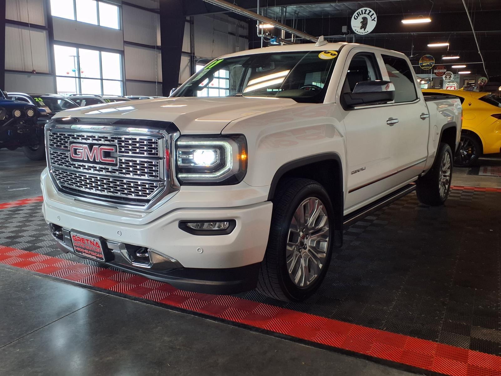 2017 GMC Sierra 1500 Denali - White Frost Tricoat exterior view 4