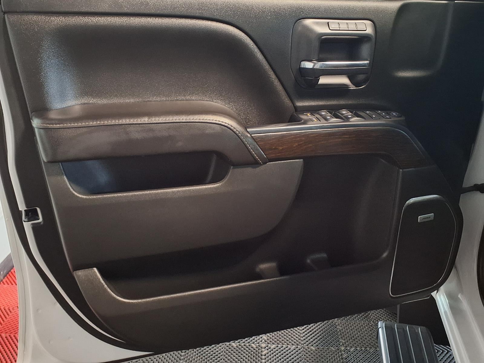 2017 GMC Sierra 1500 Denali - White Frost Tricoat exterior view 17