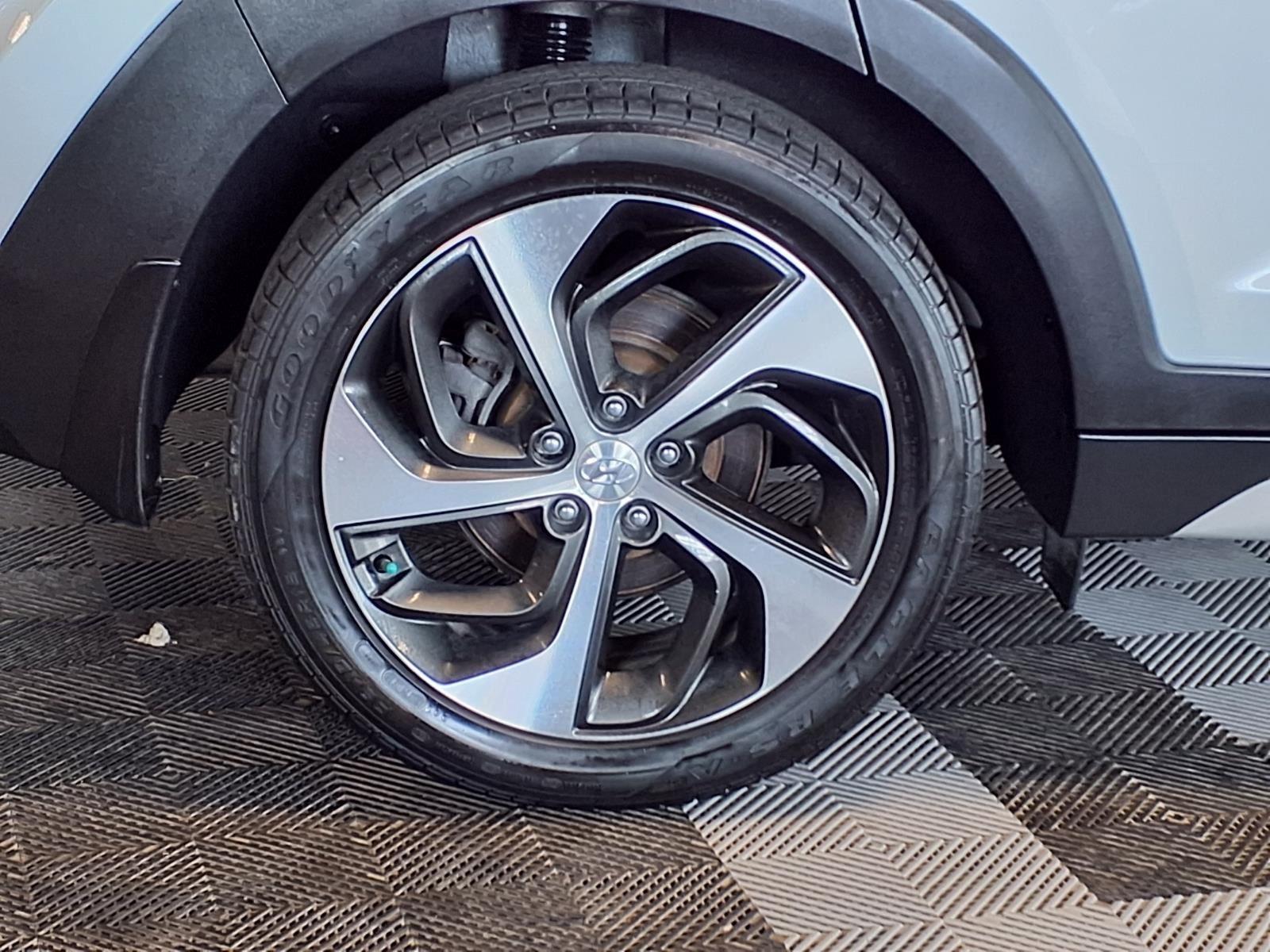 2018 Hyundai Tucson Limited - Molten Silver exterior view 10