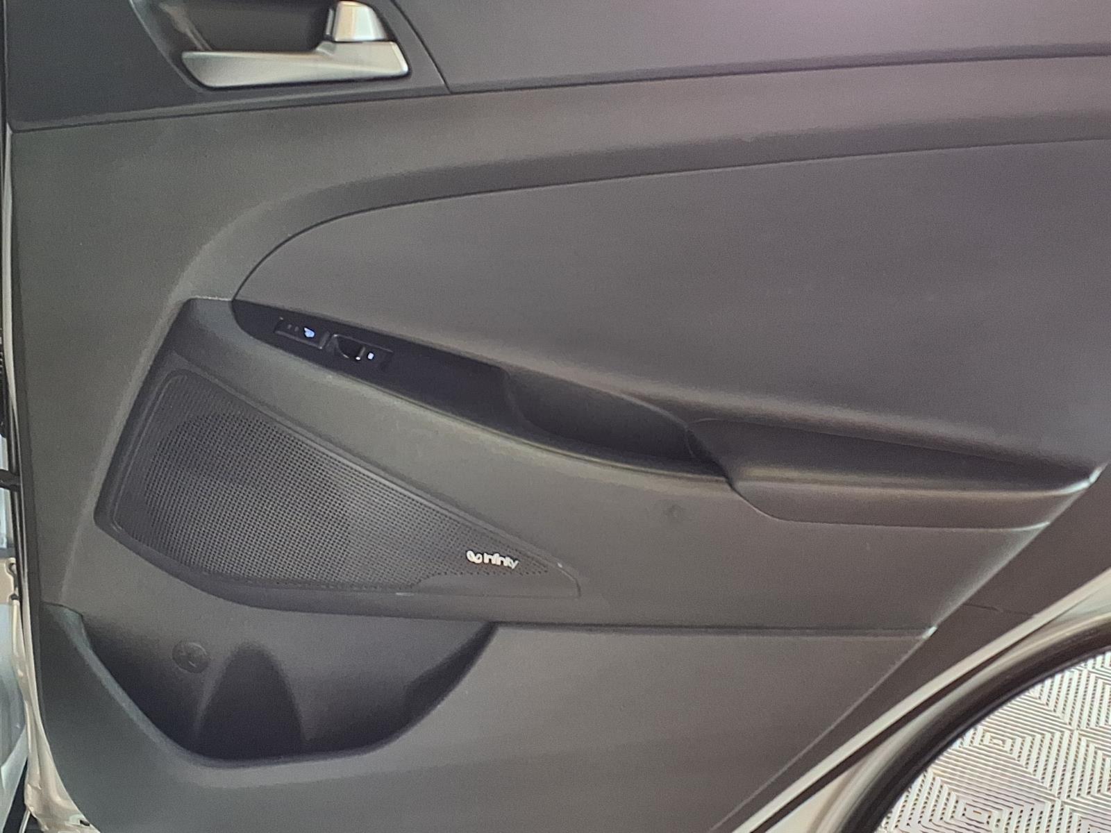 2018 Hyundai Tucson Limited - Molten Silver exterior view 11