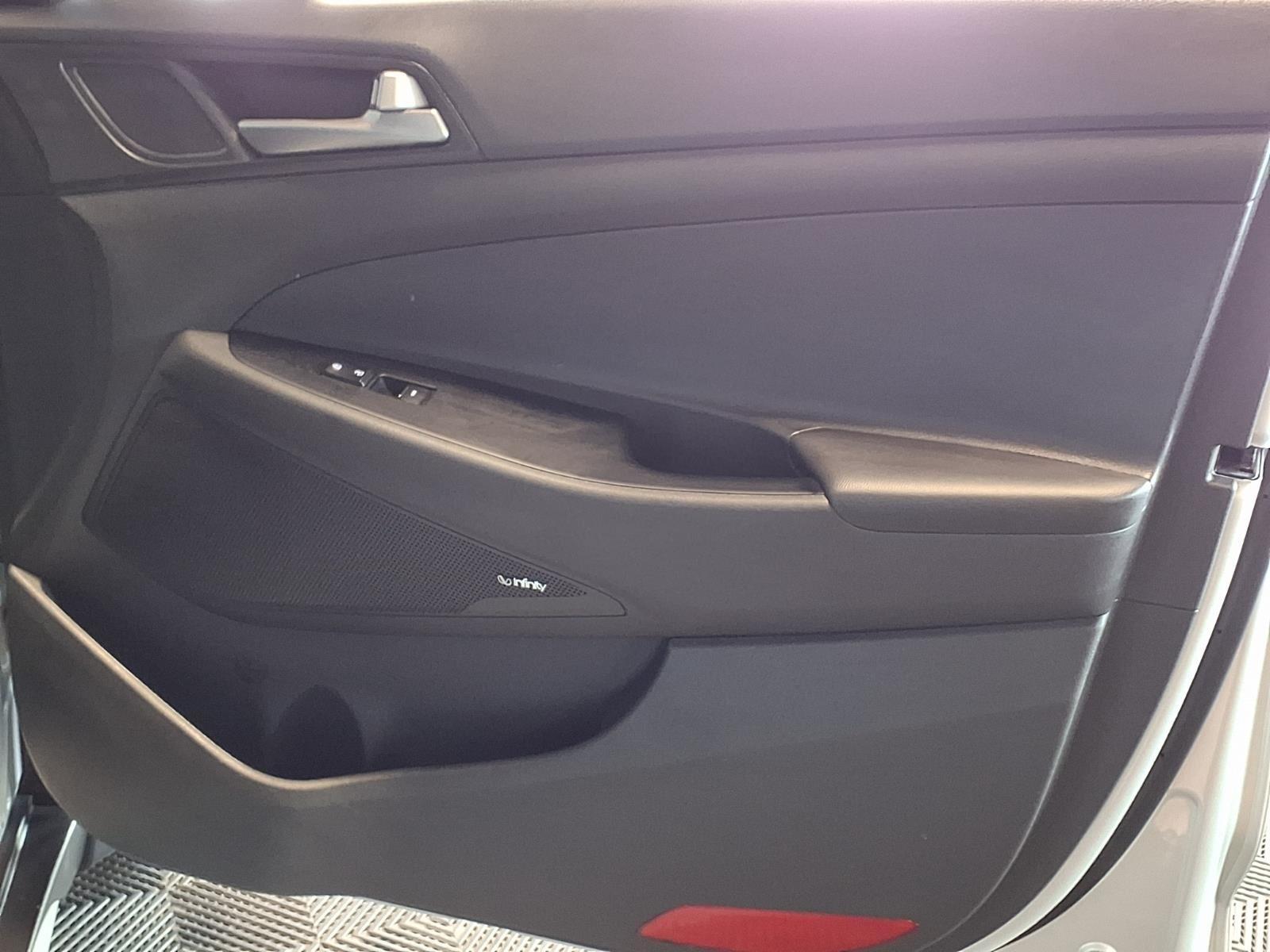 2018 Hyundai Tucson Limited - Molten Silver exterior view 13