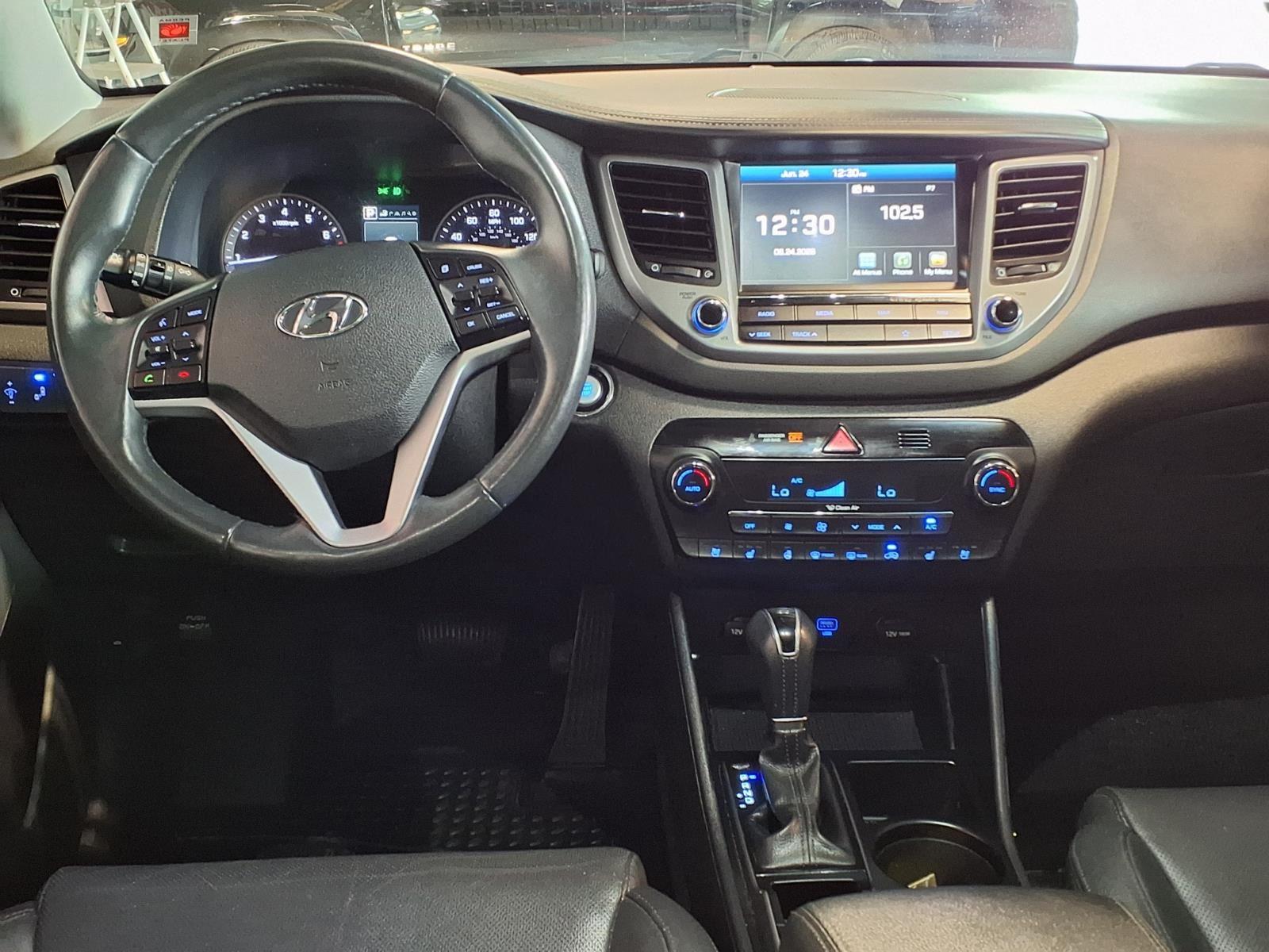 2018 Hyundai Tucson Limited - Molten Silver exterior view 17
