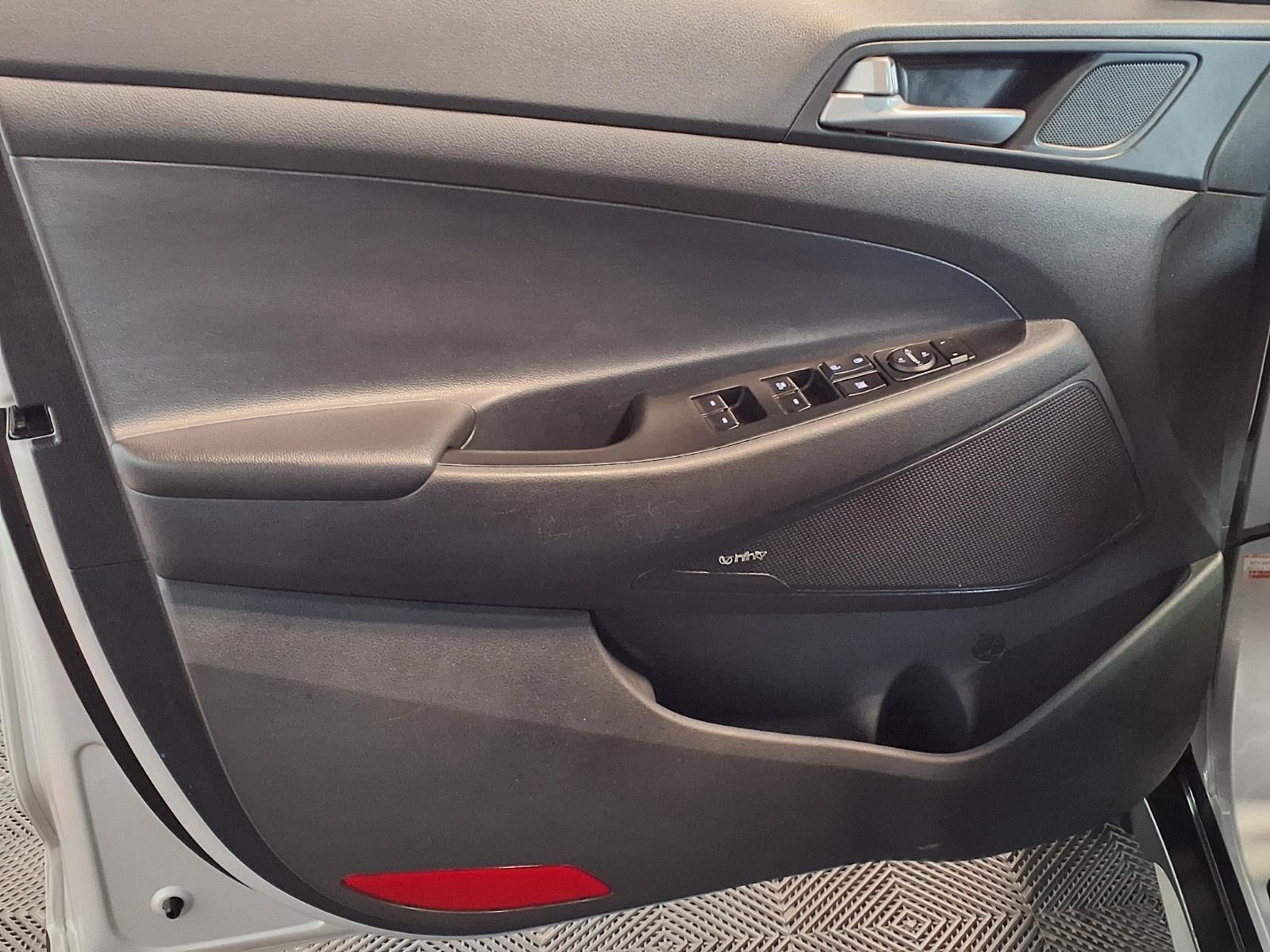 2018 Hyundai Tucson Limited - Molten Silver exterior view 18
