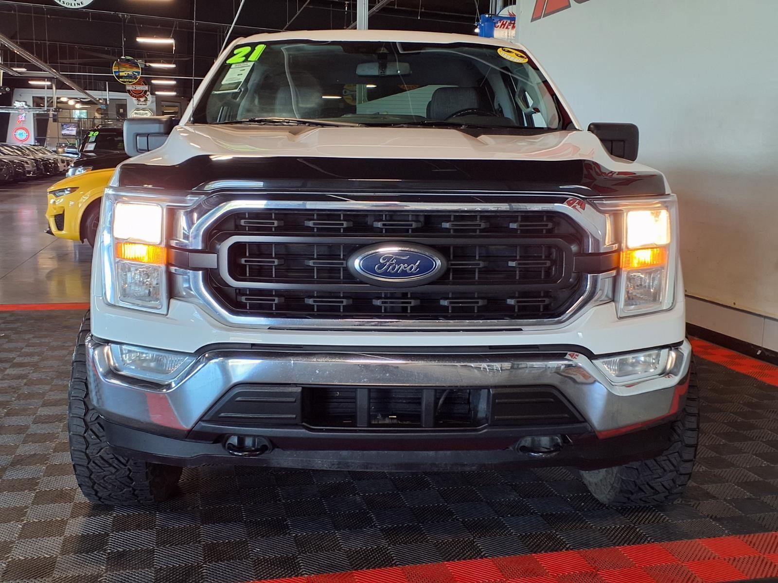 2021 Ford F-150 XLT - Oxford White exterior view 3